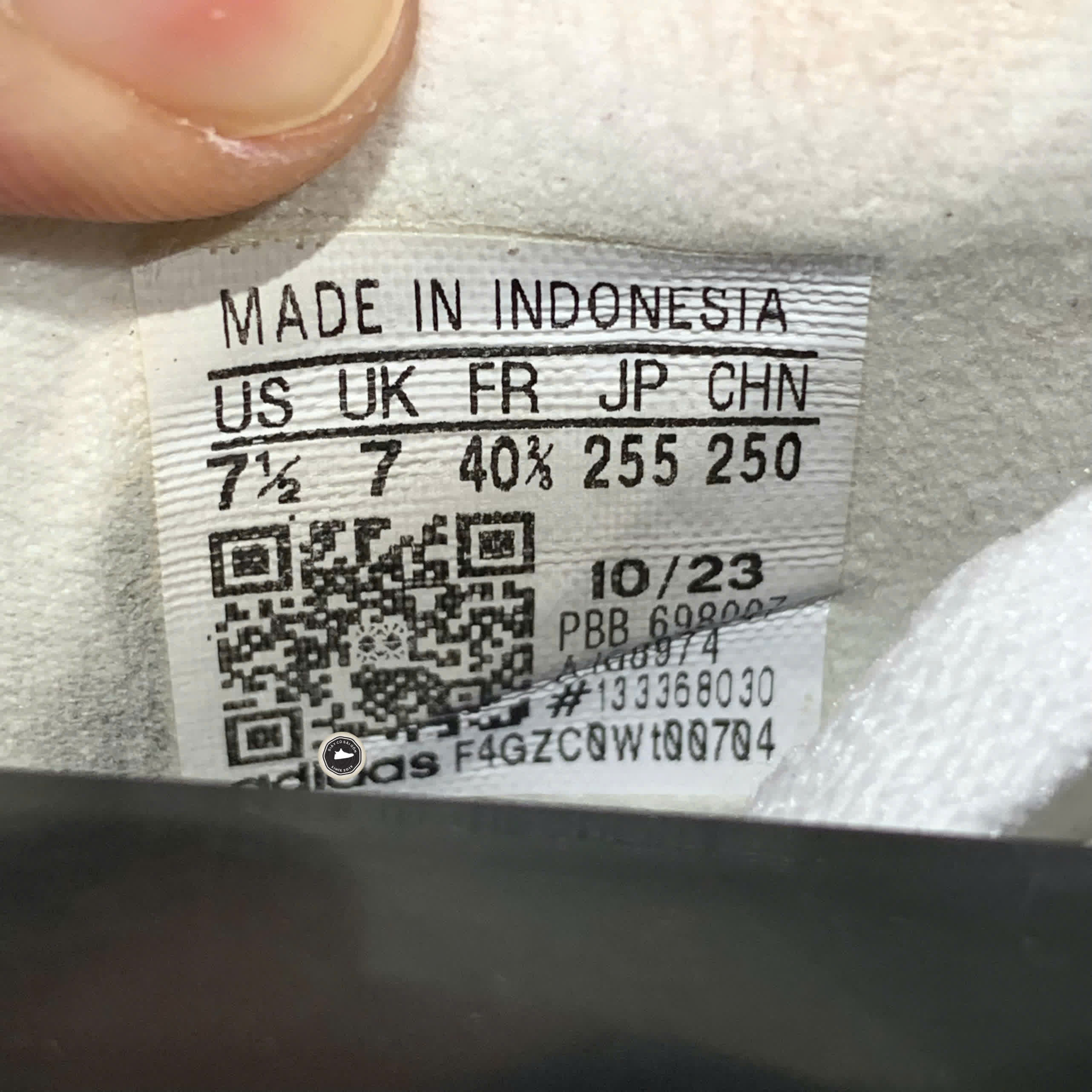 ADIDAS PREDATOR 24 LEAGUE LOW FREESTYLE 'WHITE SCARLET ROYAL' IG8974 x SESAME STREET x JF FZ5959 SIZE 40 2/3 GIÀY 2HAND CHÍNH HÃNG  PVN20542