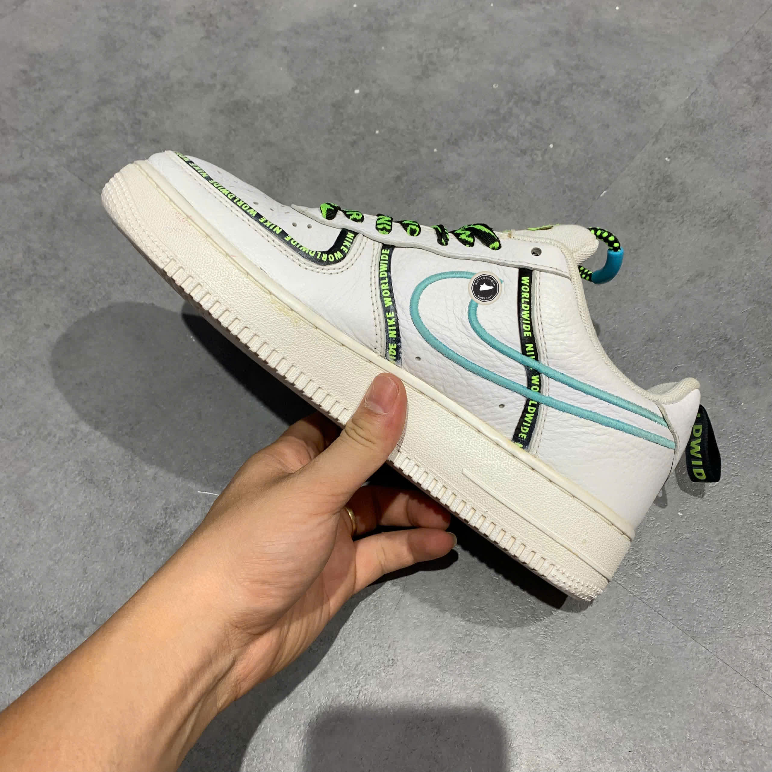 Nike Air Force 1 '07 Worldwide White Blue Fury Volt CK7213 100 SIZE 40.5 GIÀY 2HAND CHÍNH HÃNG PVN20624