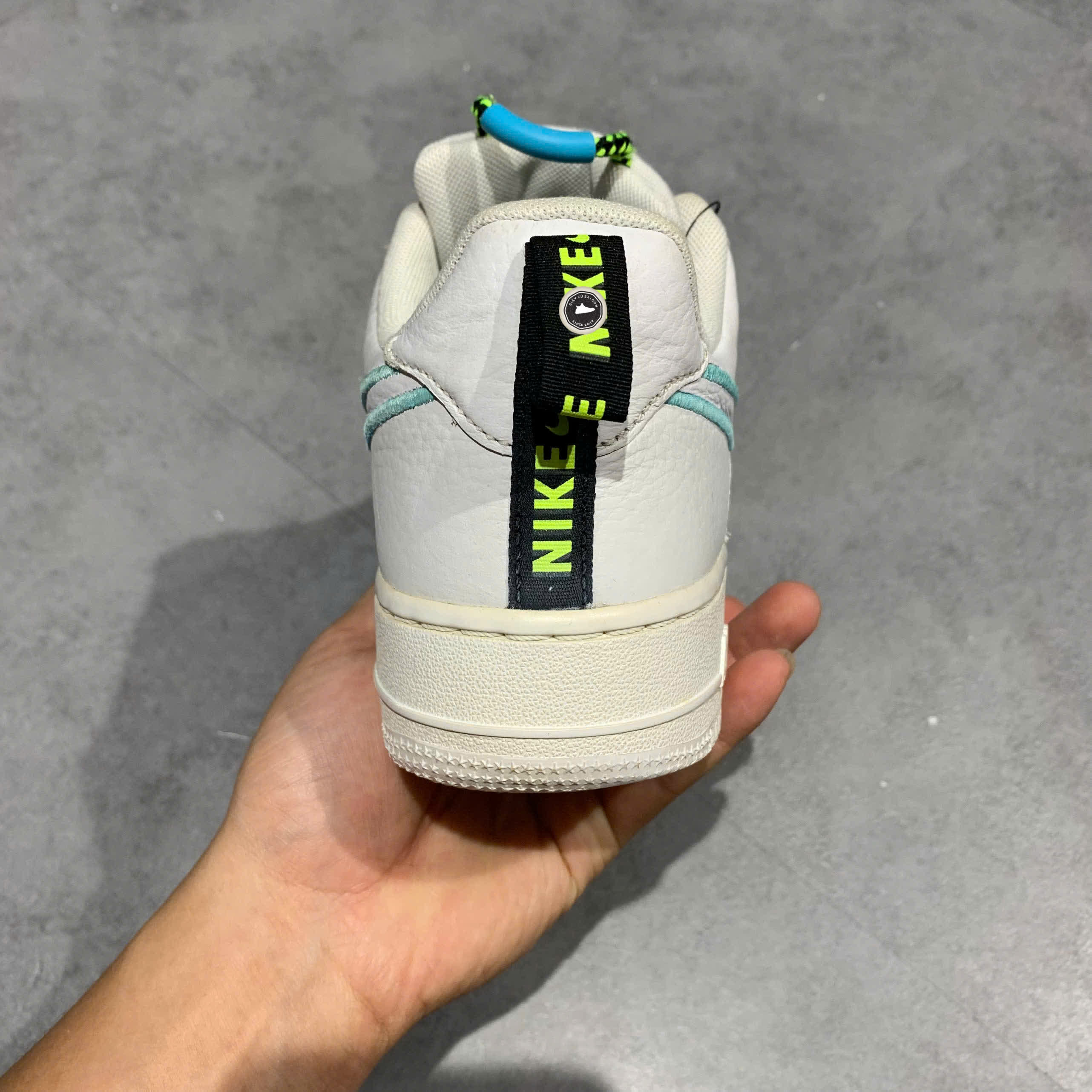 Nike Air Force 1 '07 Worldwide White Blue Fury Volt CK7213 100 SIZE 40.5 GIÀY 2HAND CHÍNH HÃNG PVN20624