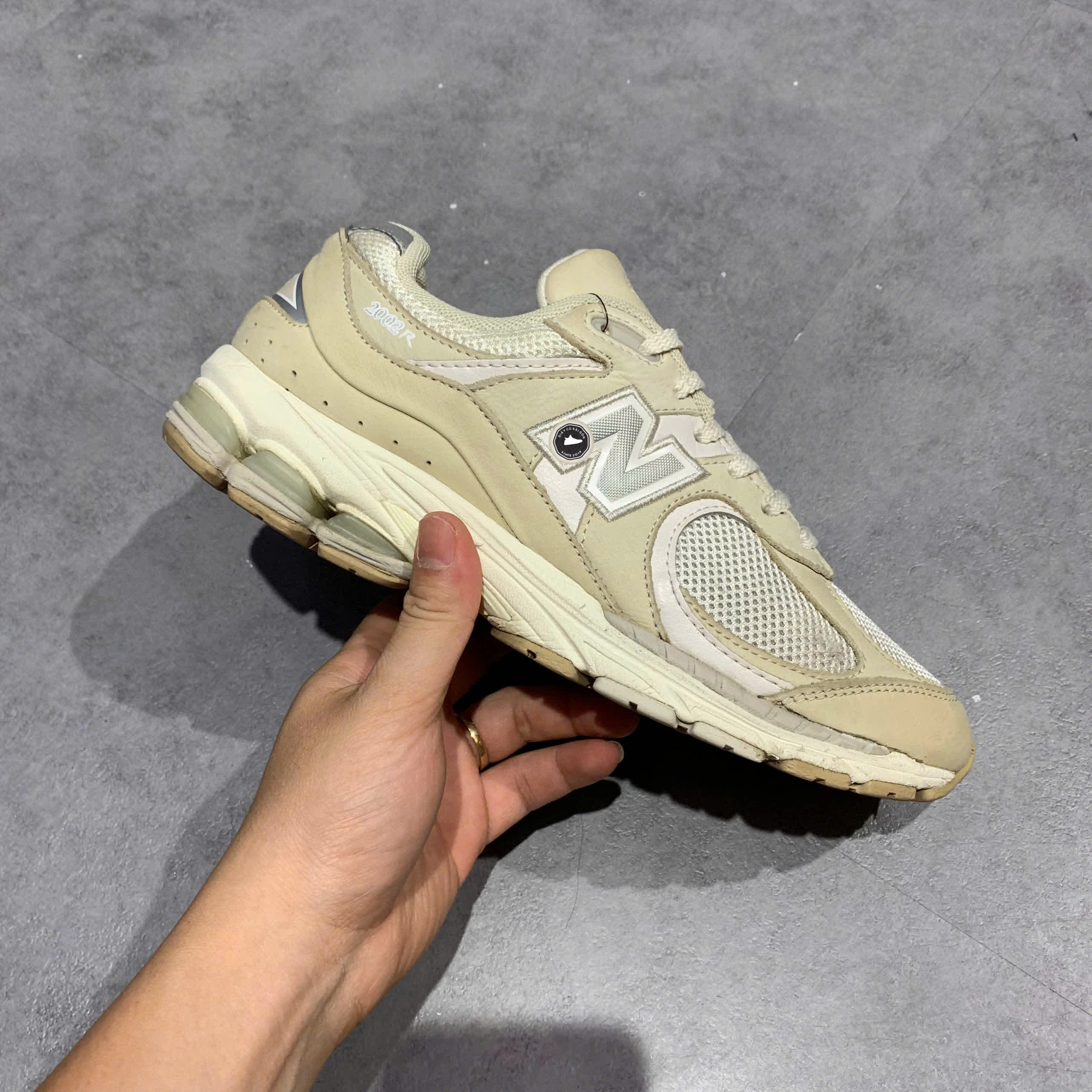 New Balance 2002R Calm Taupe M2002RCC SIZE 40 GIÀY 2HAND CHÍNH HÃNG 21011