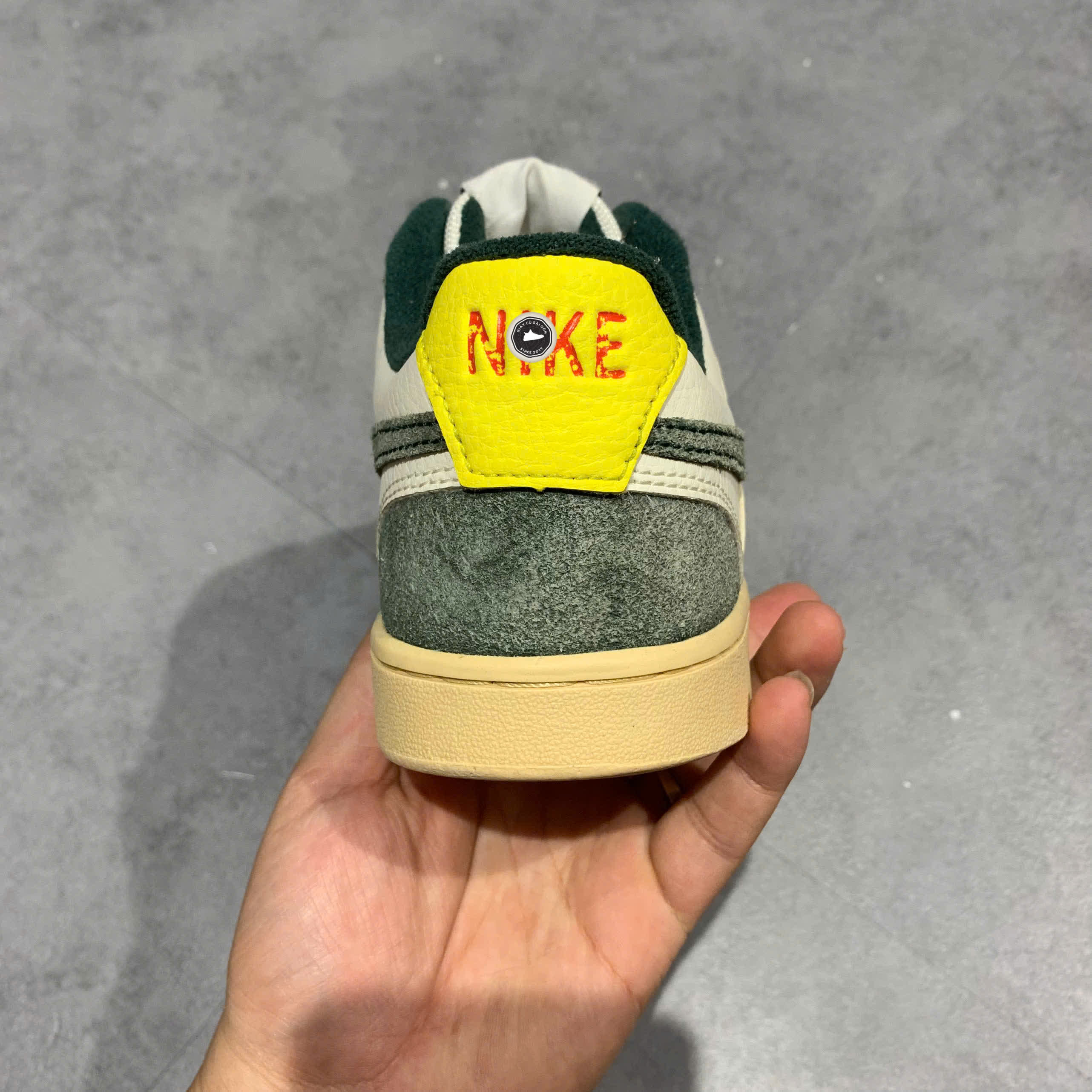 NIKE COURT VISION LOW 'SAIL PRO GREEN OPTI YELLOW' FD0320 133 SIZE 40 GIÀY 2HAND CHÍNH HÃNG PVN20472