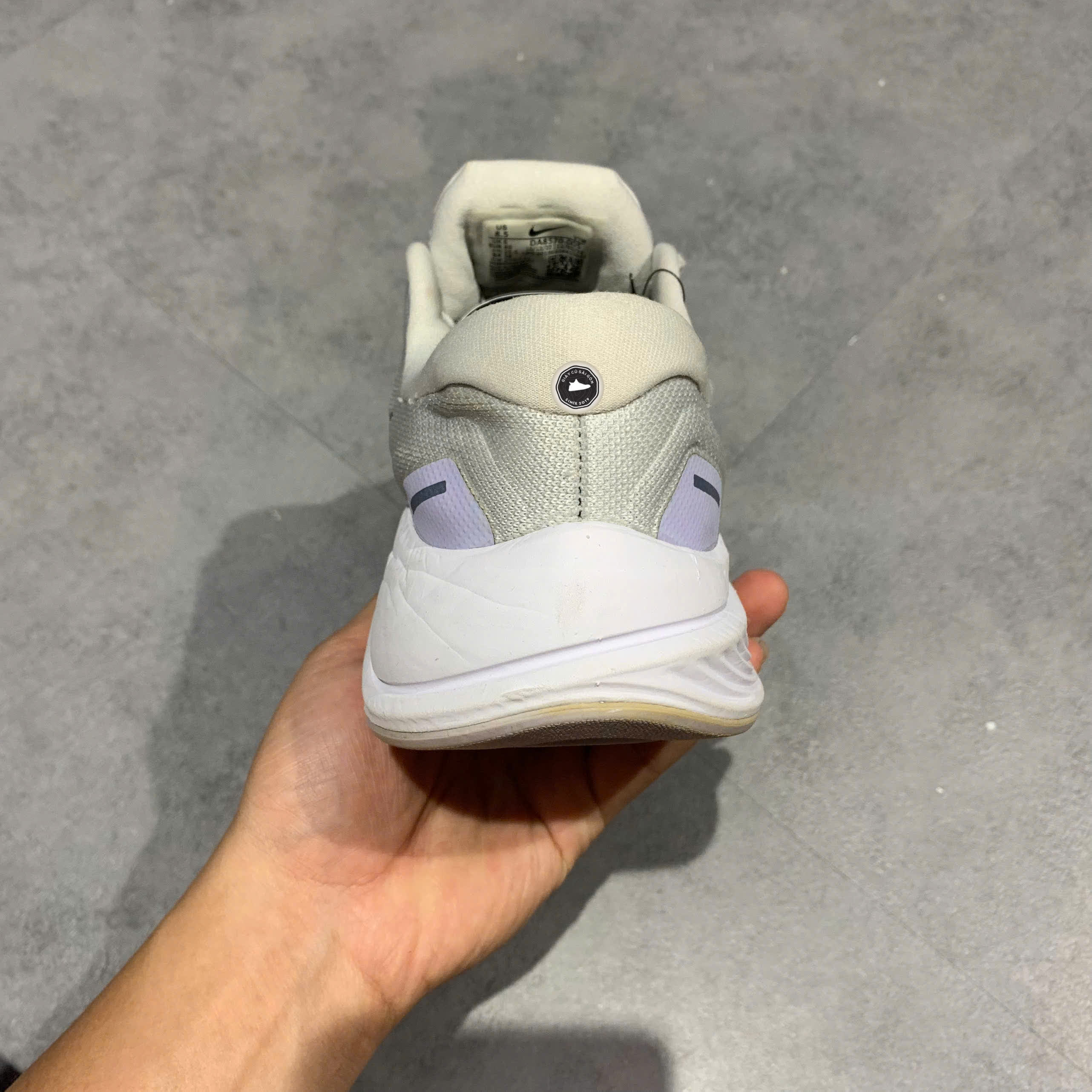 NIKE WMNS AIR ZOOM STRUCTURE 24 'GRAY TRAINING BOOT WHITE' DA8570 005 SIZE 40 GIÀY 2HAND CHÍNH HÃNG PVN20610