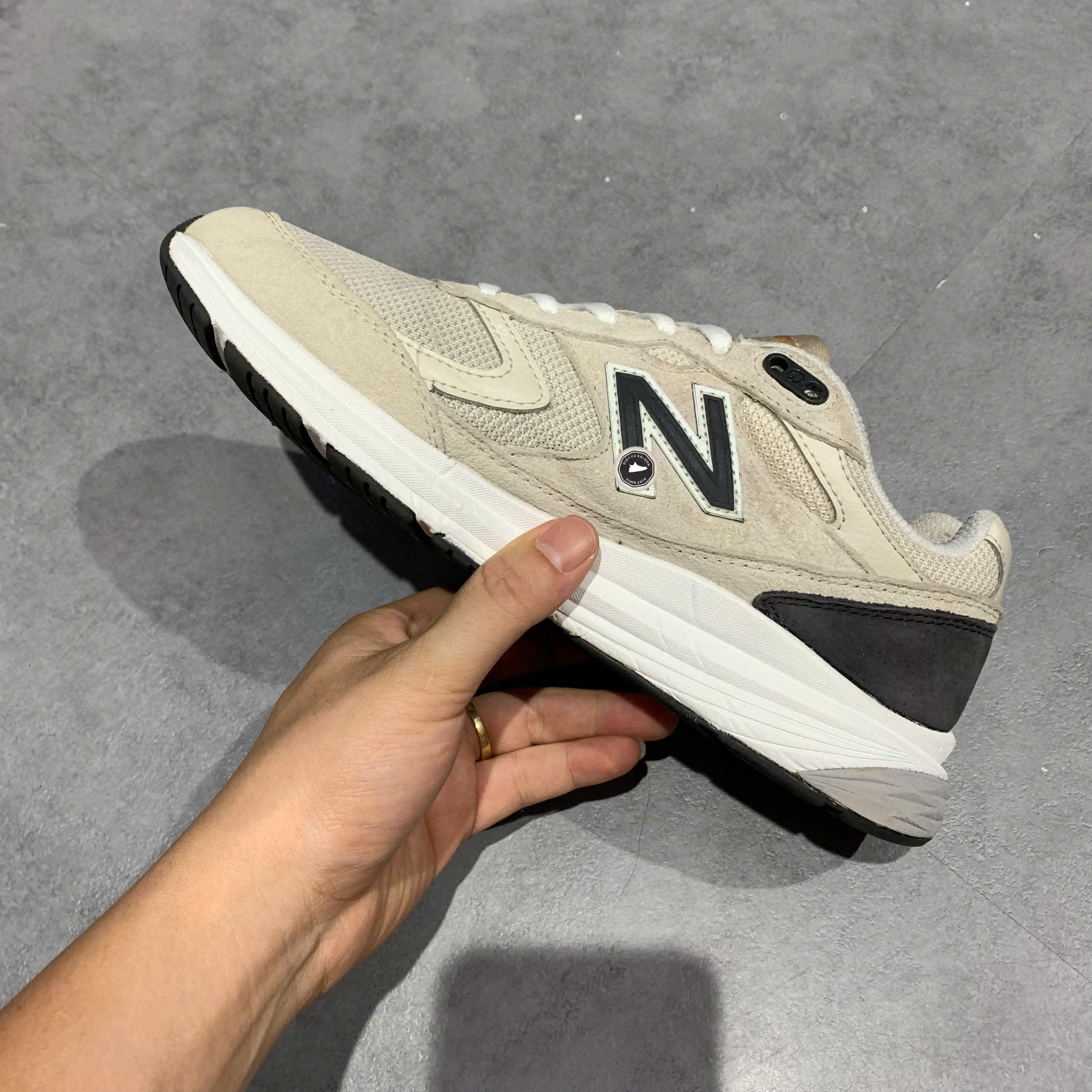 NEW BALANCE 880 SERIES 'BEIGE 2E' MW880OF3 SIZE 40.5 GIÀY 2HAND CHÍNH HÃNG PVN20981