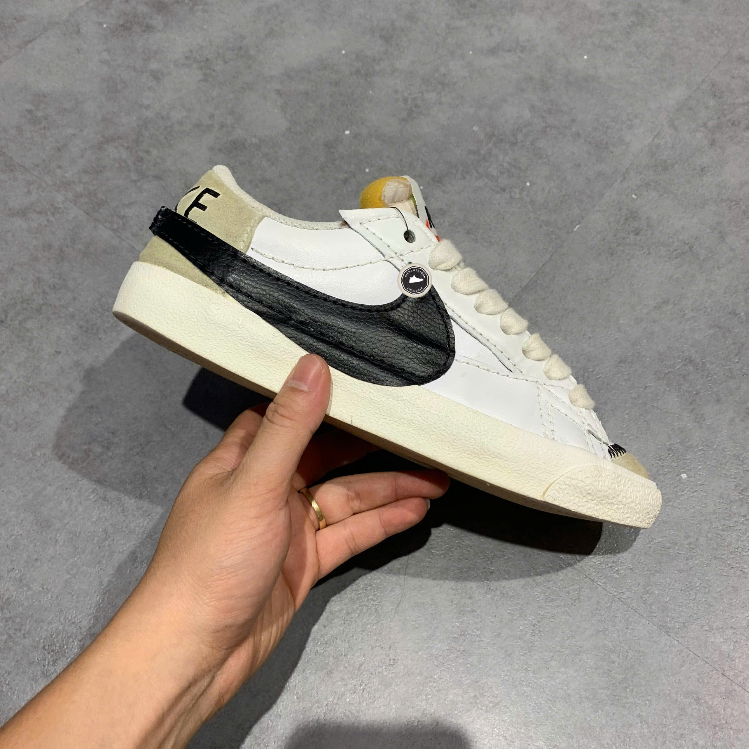 NIKE BLAZER LOW '77 JUMBO 'WHITE BLACK' DN2158-101 SIZE 40 GIÀY 2HAND CHÍNH HÃNG PVN20569