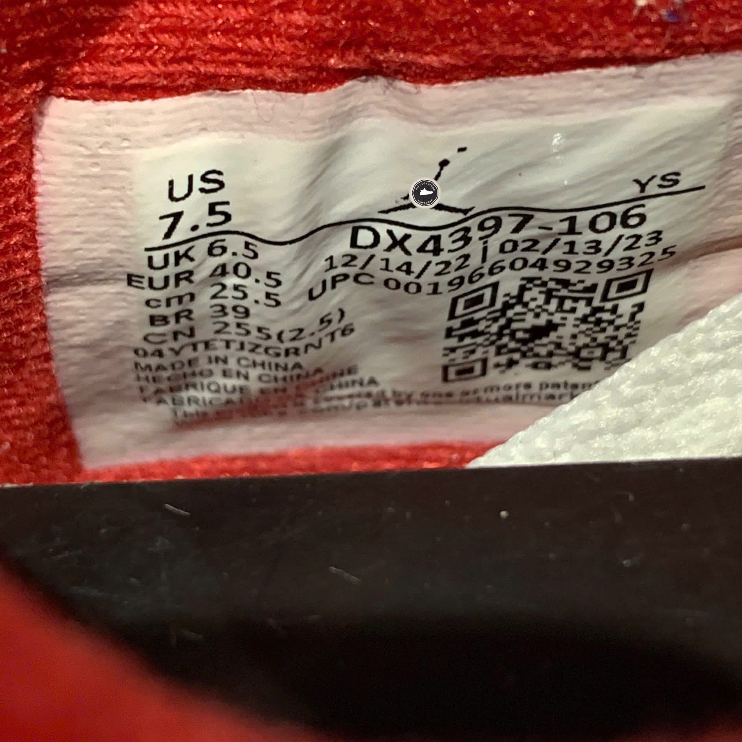 JORDAN STADIUM 90 WHITE VARSITY RED DX4397 106 SIZE 40.5 GIÀY 2HAND CHÍNH HÃNG  PVN20540