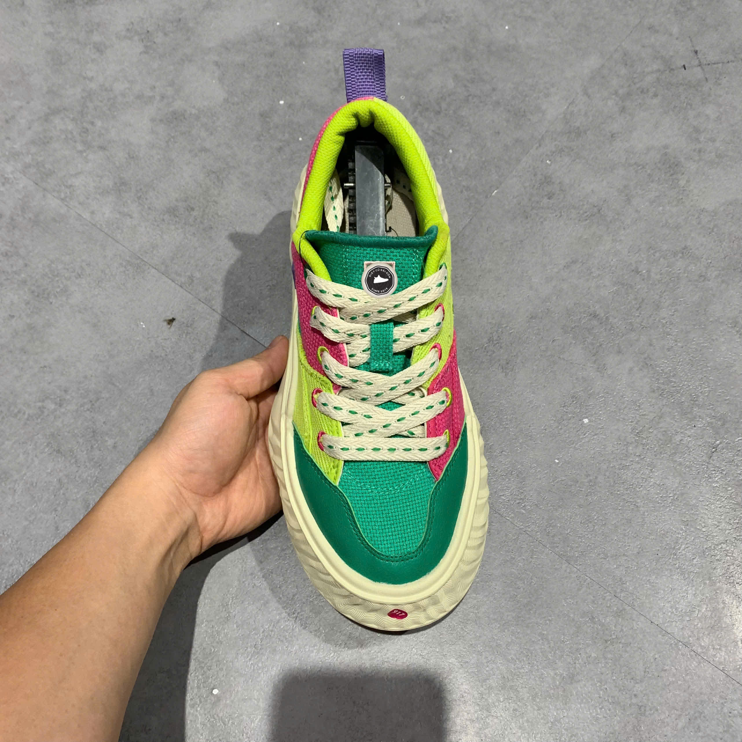 GIÀY THỂ THAO THỜI TRANG FILA F12W422304FBT SIZE 40 GIÀY 2HAND CHÍNH HÃNG PVN20561