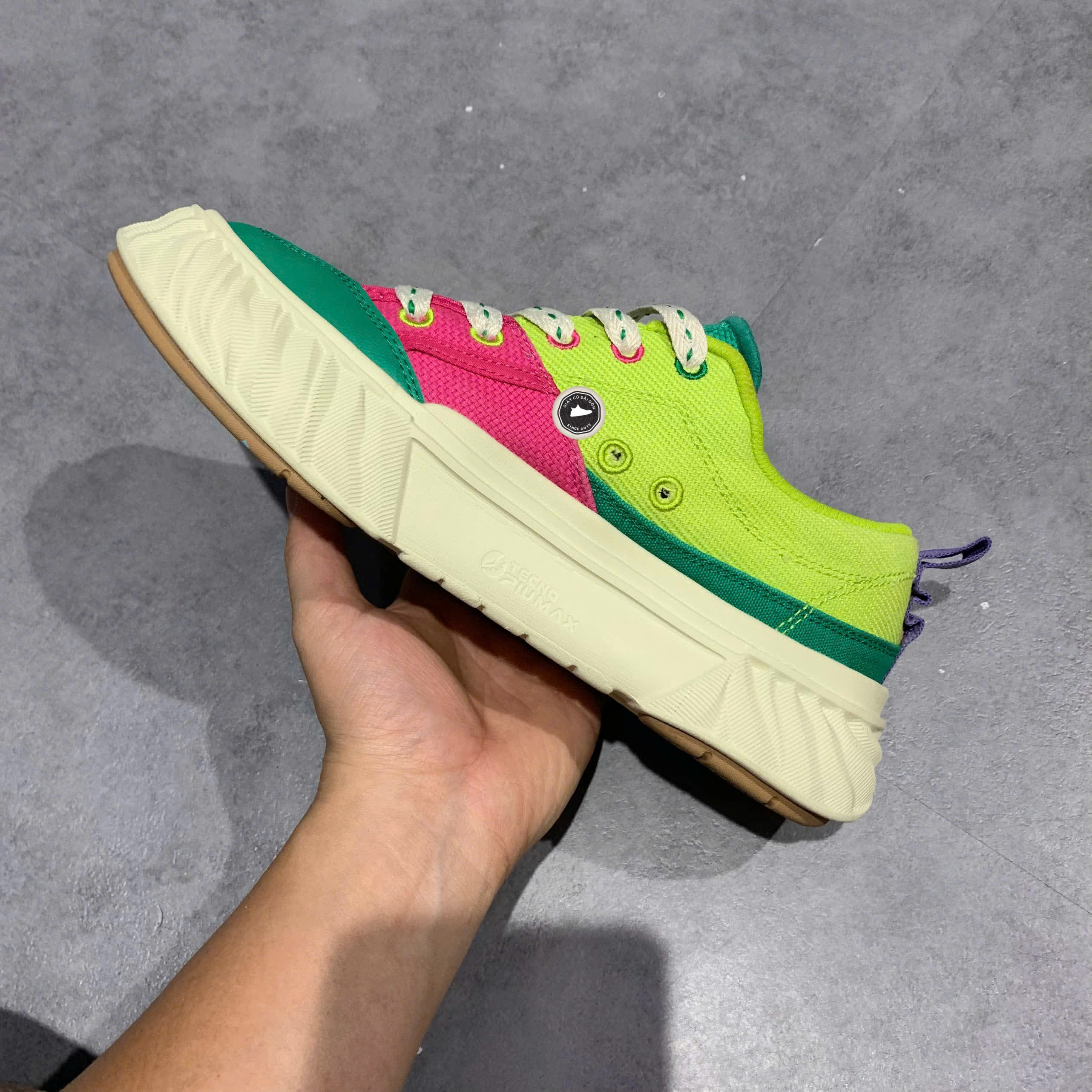 GIÀY THỂ THAO THỜI TRANG FILA F12W422304FBT SIZE 40 GIÀY 2HAND CHÍNH HÃNG PVN20561