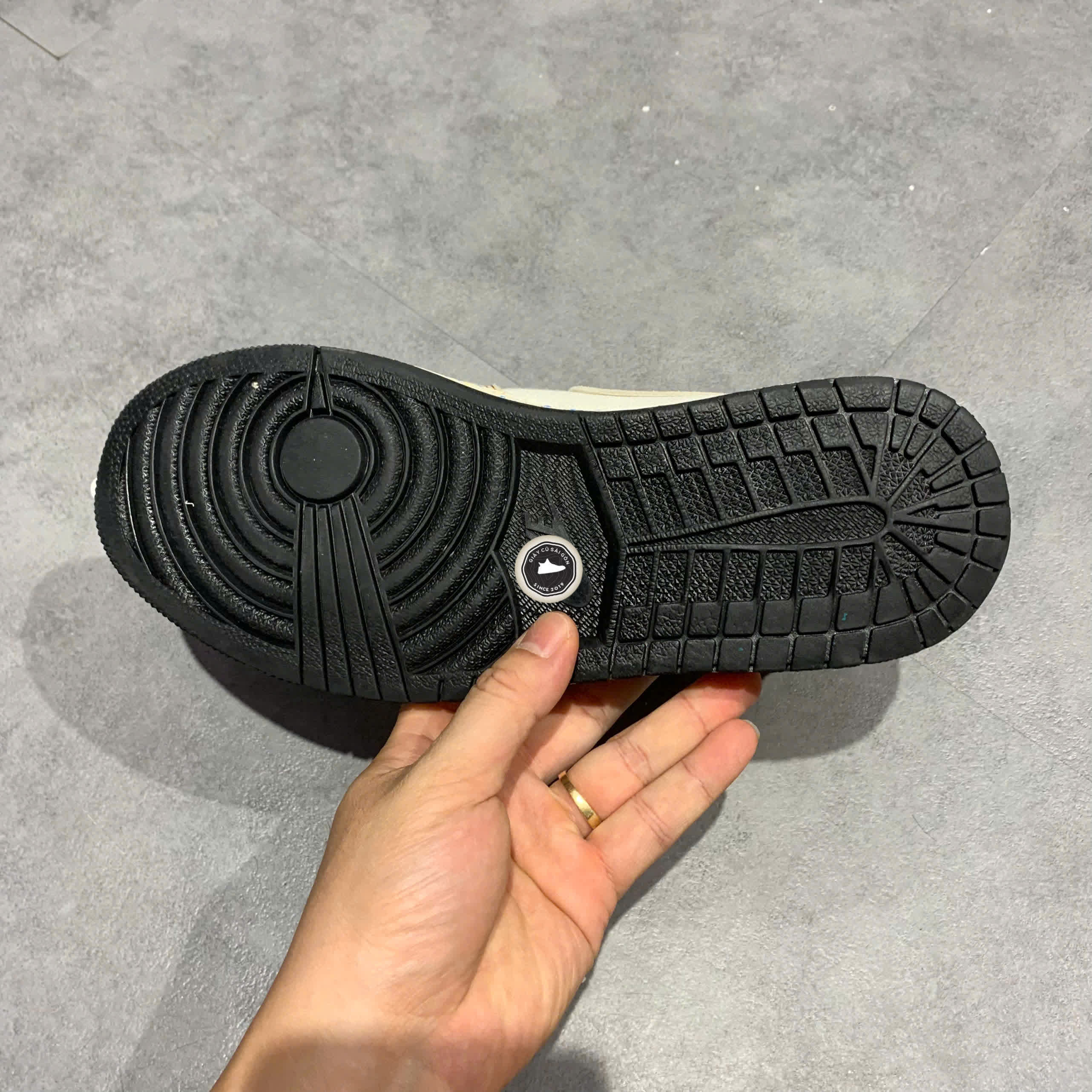 NIKE AIR JORDAN 1 MID SE 'BRUSHSTROKE PAINT SPLATTER' DA8005 100 SIZE 40.5 GIÀY 2HAND CHÍNH HÃNG PVN20631