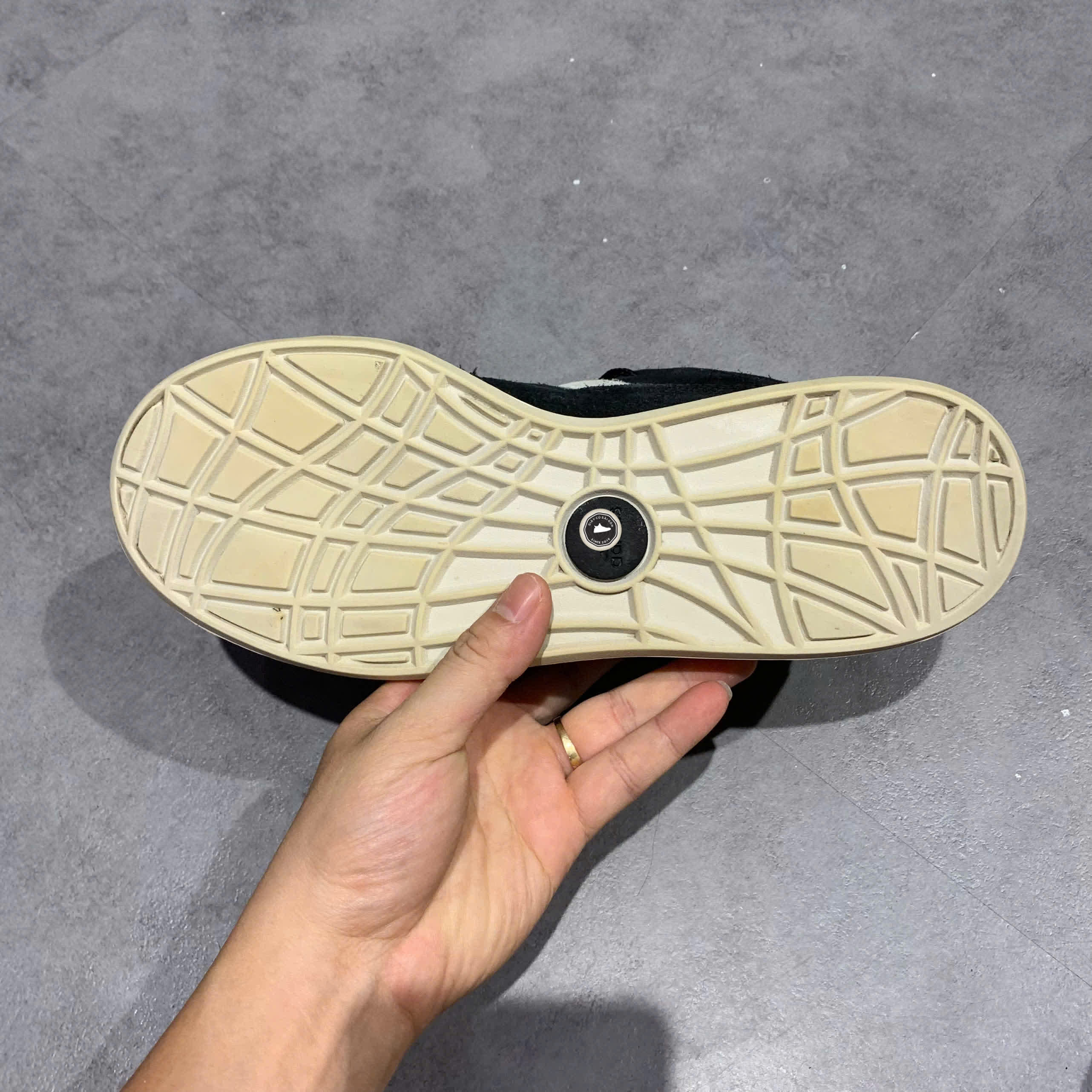 Adidas Adimatic Core Black/Crystal White ID8265 SIZE 40 2/3 GIÀY 2HAND CHÍNH HÃNG PVN20414