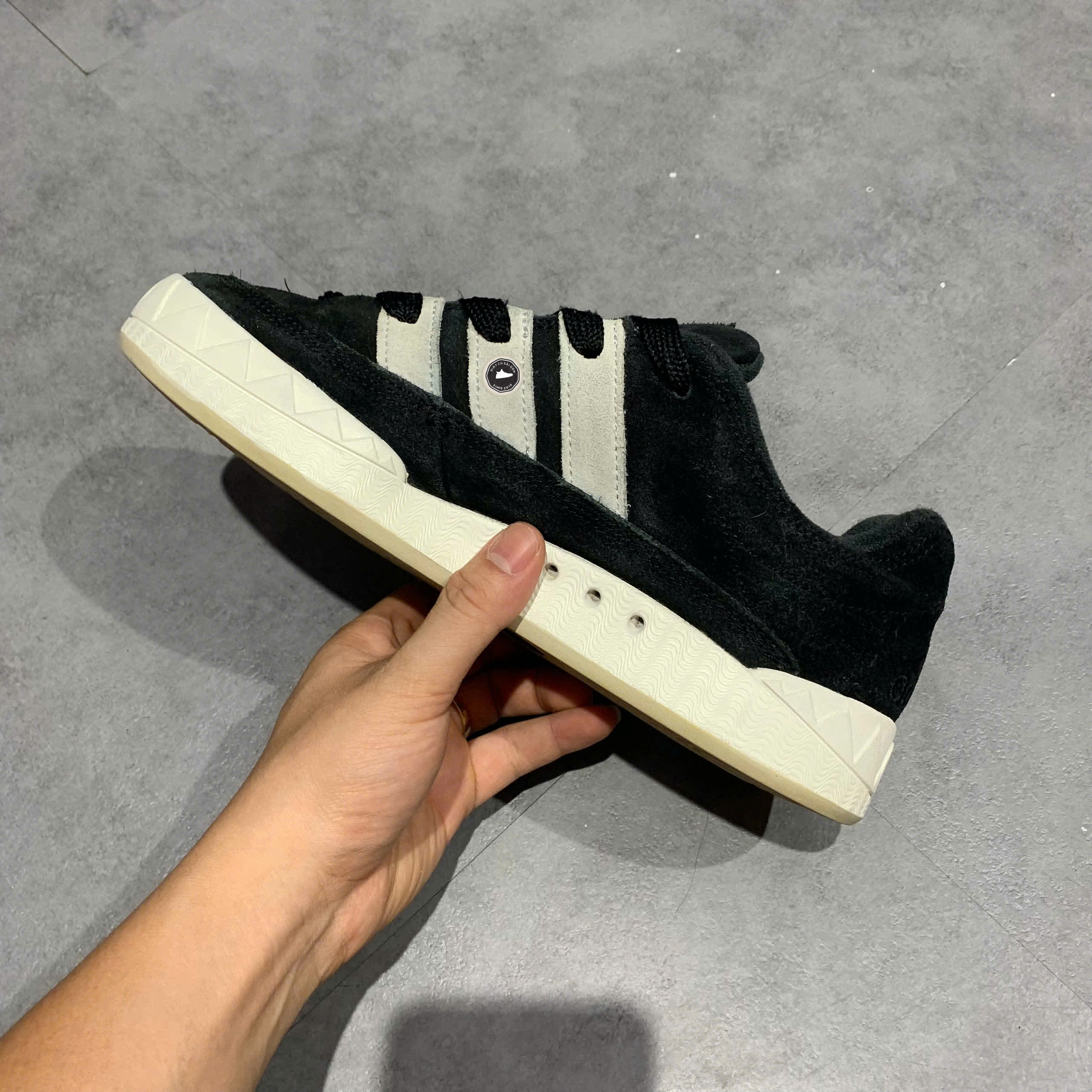 Adidas Adimatic Core Black/Crystal White ID8265 SIZE 40 2/3 GIÀY 2HAND CHÍNH HÃNG PVN20414