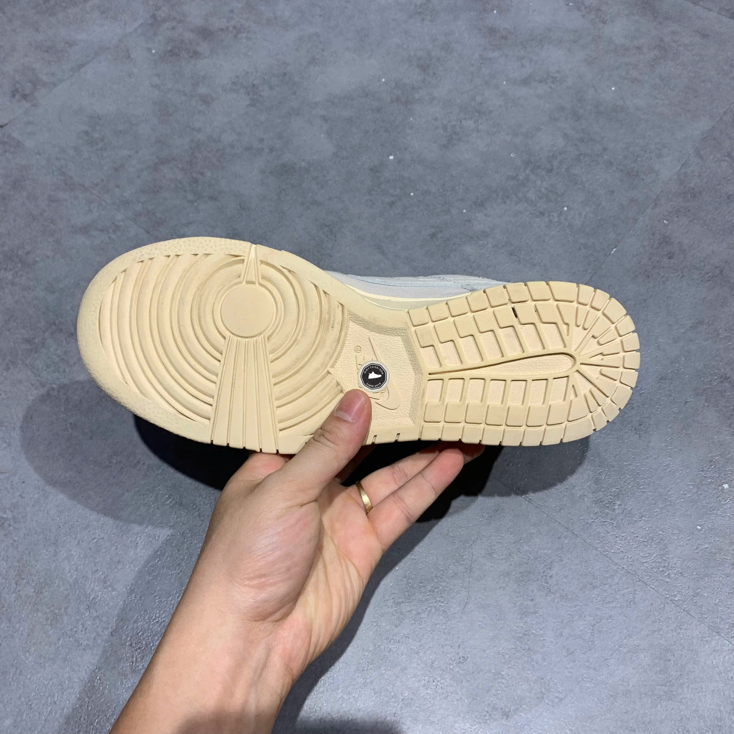 NIKE DUNK LOW PREMIUM 'LIGHT OREWOOD BROWN' DZ2538 100 SIZE 40 GIÀY 2HAND CHÍNH HÃNG PVN20051