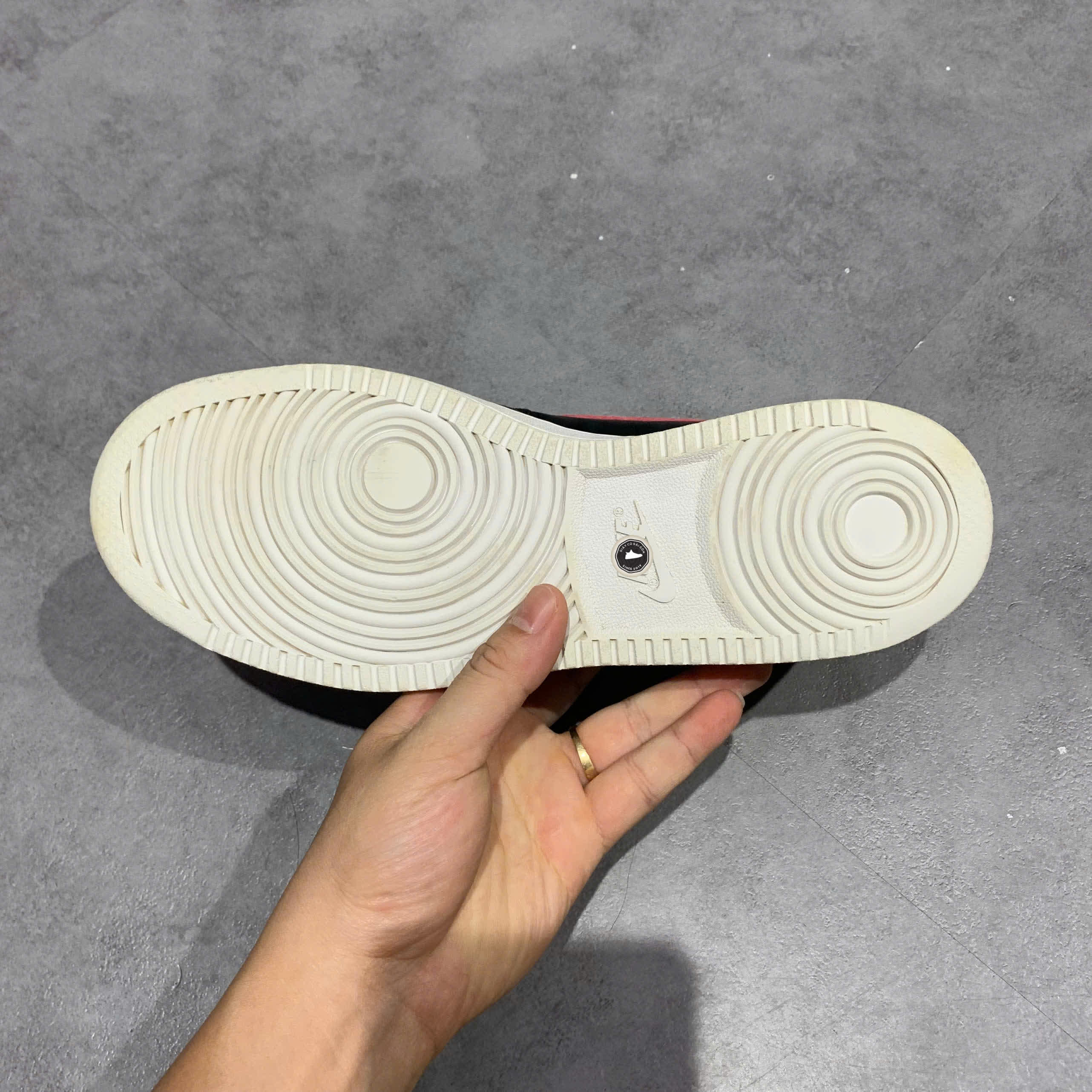 NIKE EBERNON LOW BLACK HABANERO RED AQ1775 004 SIZE 40.5 GIÀY 2HAND CHÍNH HÃNG  PVN20528