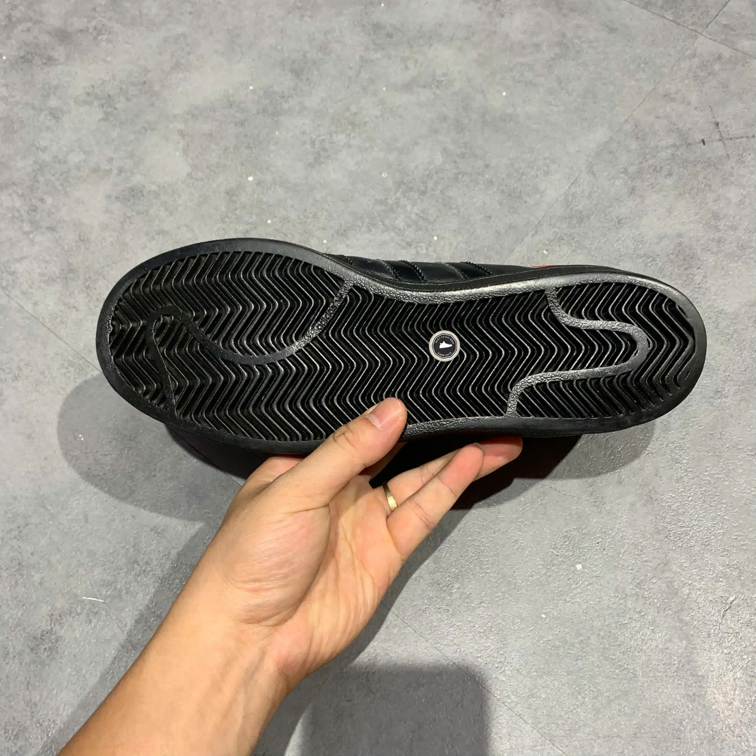 ADIDAS ORIGINALS SUPERSTAR CORE BLACK B37981 SIZE 40 GIÀY 2HAND CHÍNH HÃNG PVN20584