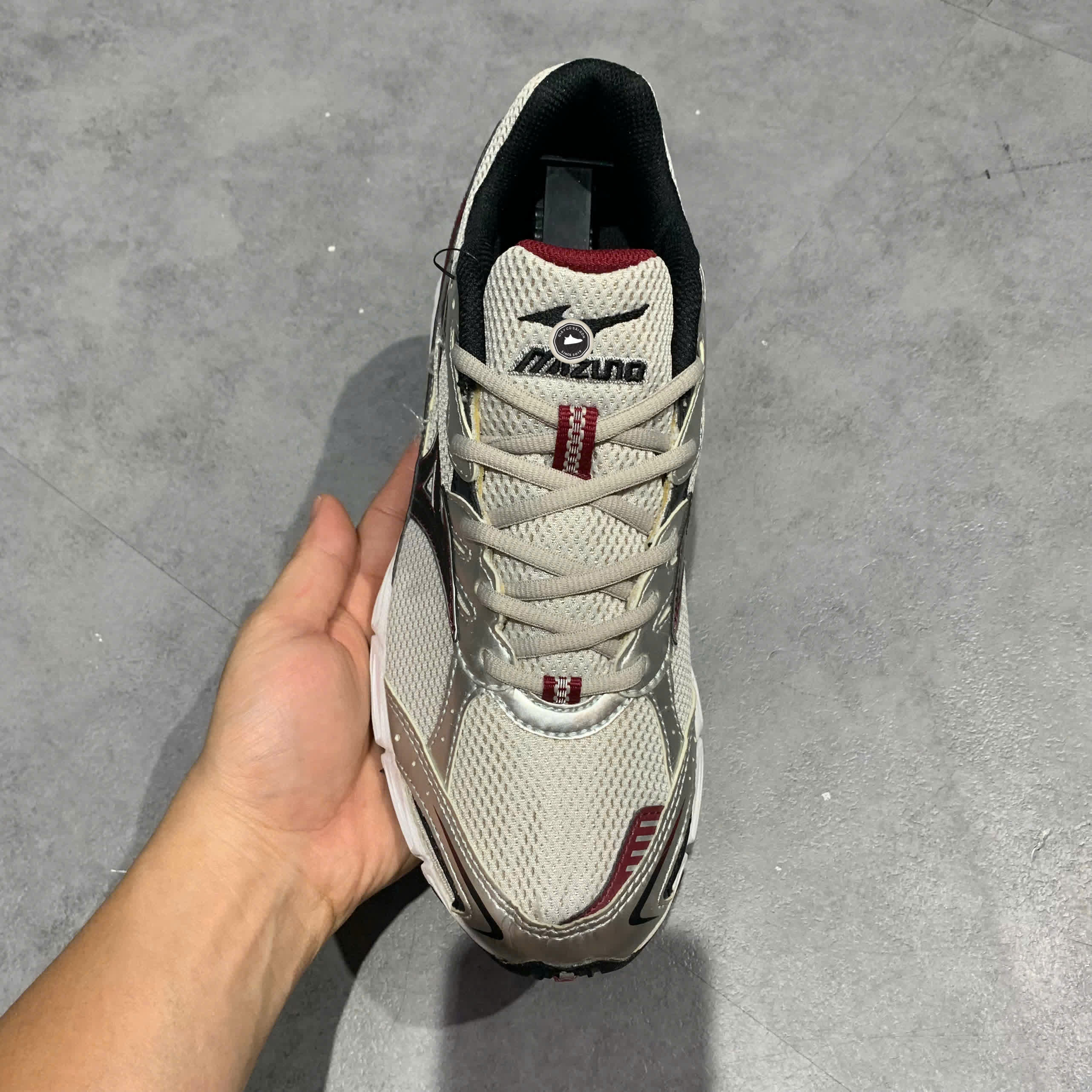 MIZUNO WAVE RIDER 10 SPORT WHITE BLACK SAND SYRAH 8KA 16069 SIZE 40 GIÀY 2HAND CHÍNH HÃNG PVN20566