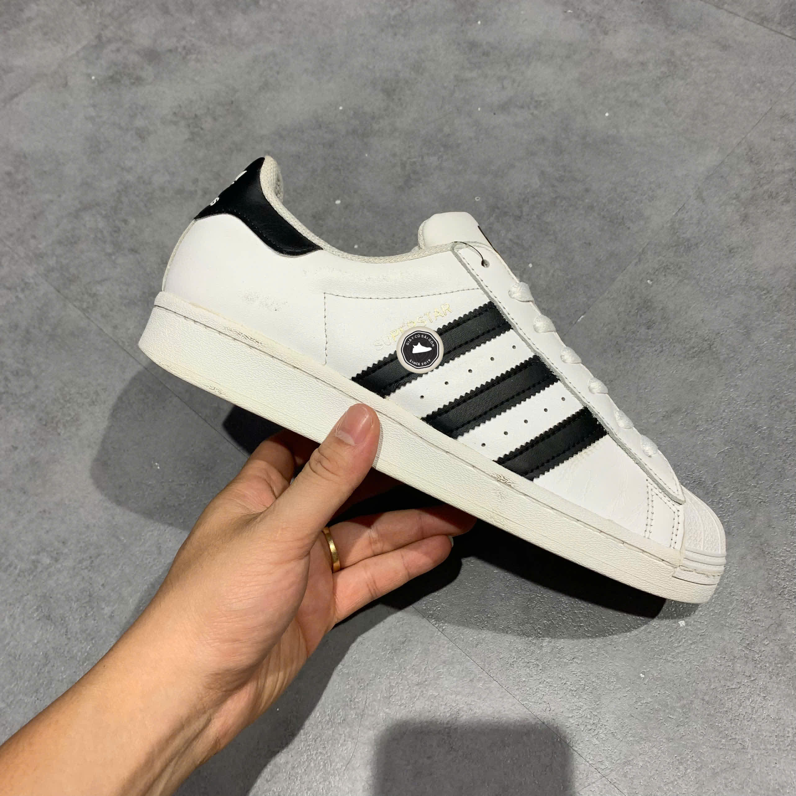 ADIDAS SUPERSTAR J FU7712 SIZE 40 GIÀY 2HAND CHÍNH HÃNG PVN20393