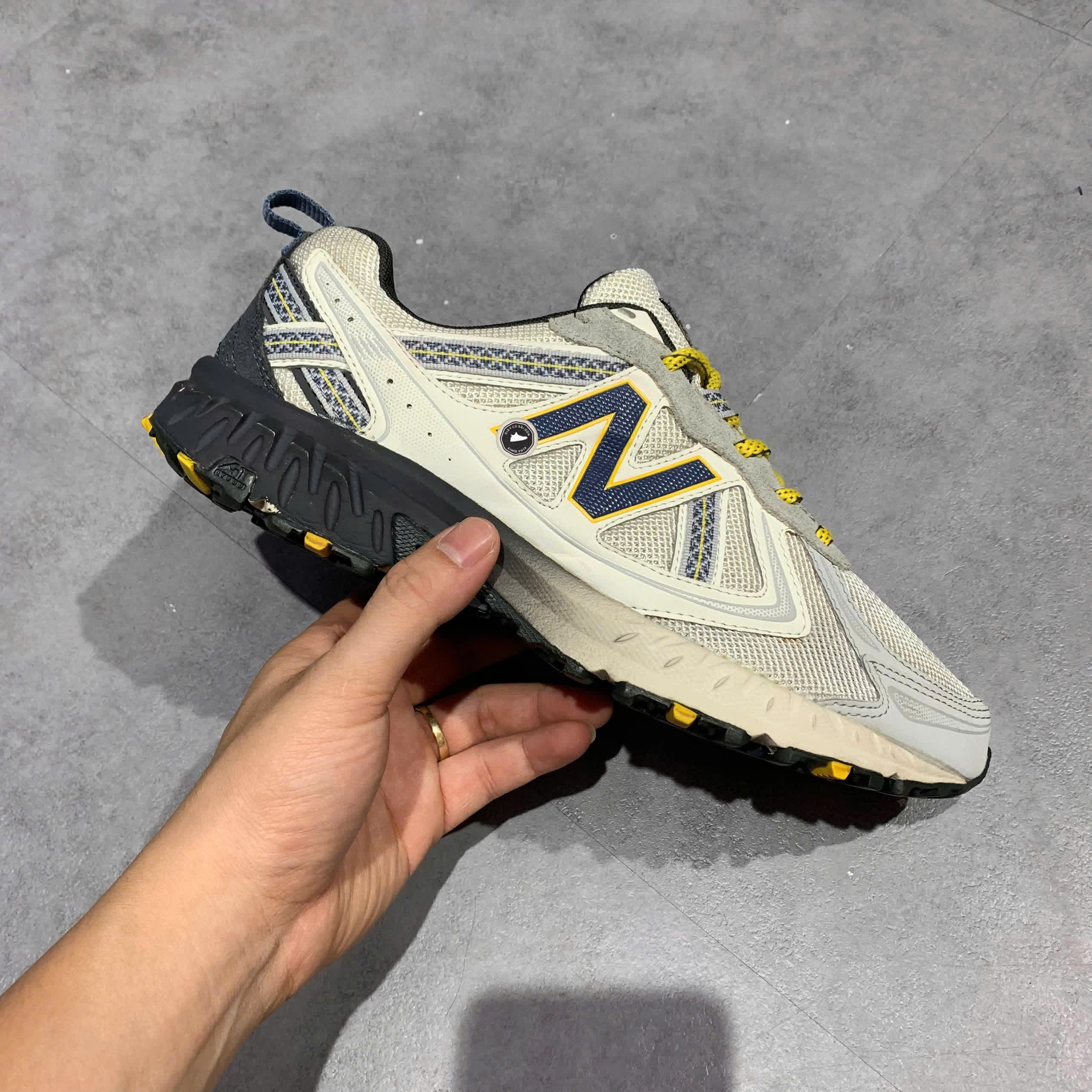 New Balance 410 v5 Grey MT410IY5 SIZE 40.5 GIÀY 2HAND CHÍNH HÃNG  PVN21033