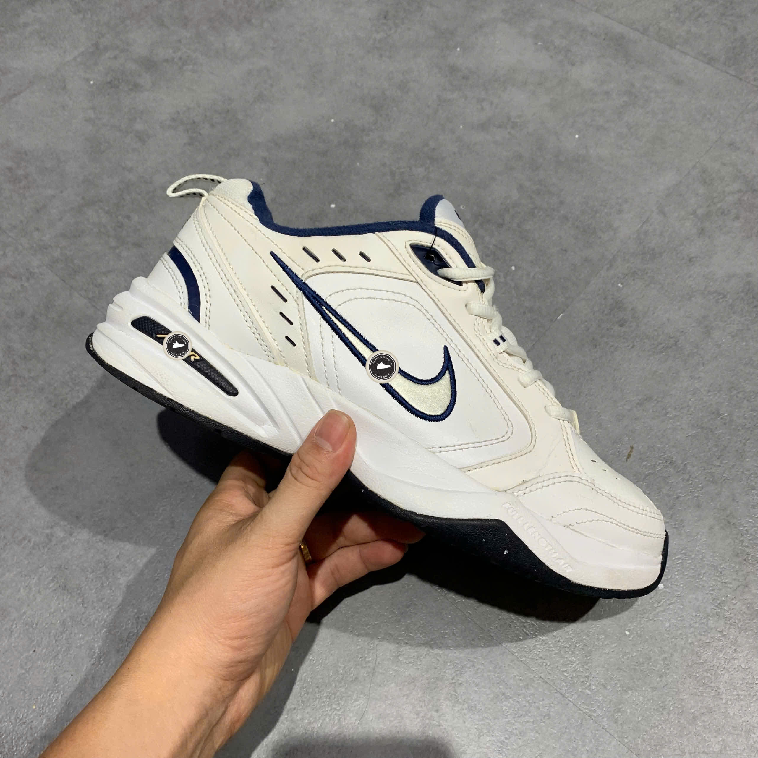 NIKE AIR MONARCH IV WHITE METALLIC SILVER 415445 102 SIZE 41 GIÀY 2HAND CHÍNH HÃNG PVN20608
