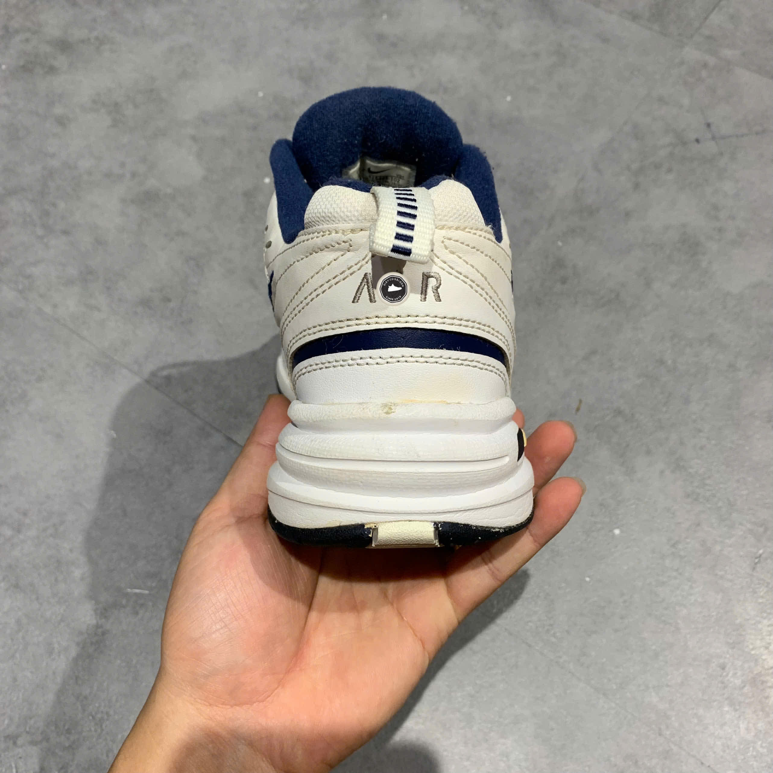 NIKE AIR MONARCH IV WHITE METALLIC SILVER 415445 102 SIZE 41 GIÀY 2HAND CHÍNH HÃNG PVN20608