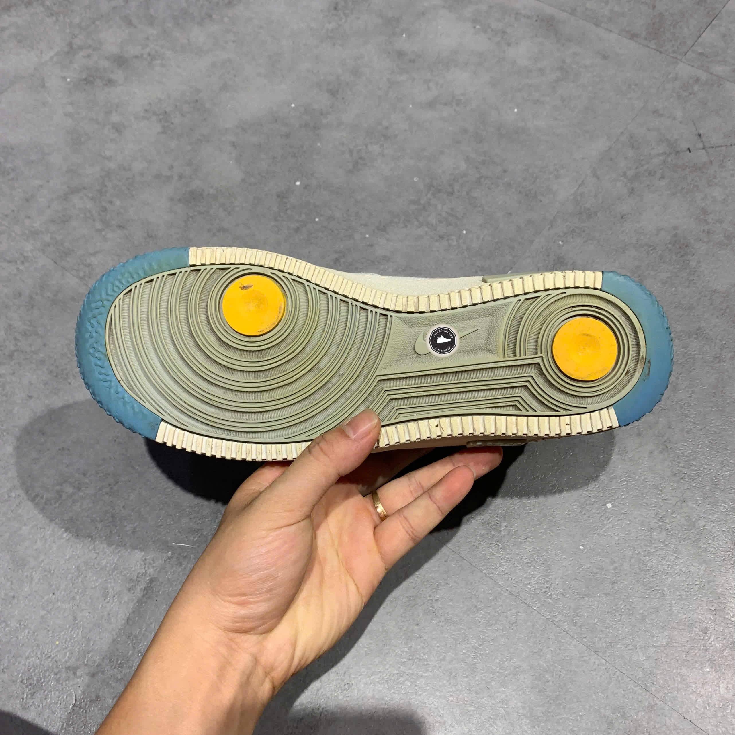 Nike Air Force 1 React 'Smoke Grey Gold' CT1020 100 SIZE 41 GIÀY 2HAND CHÍNH HÃNG PVN19933