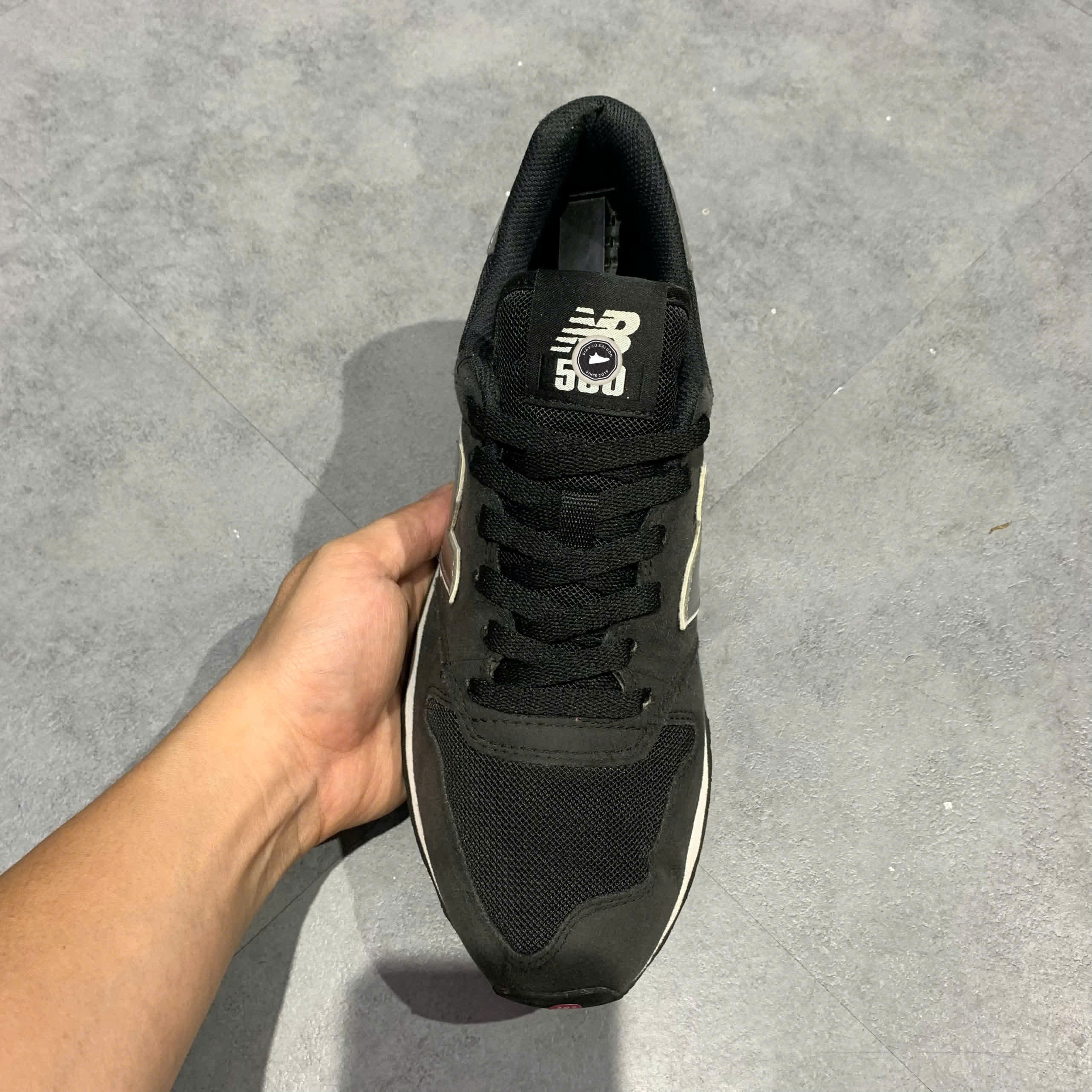 NEW BALANCE 500 BLACK/WHITE GM500KSW SIZE 41.5 GIÀY 2HAND CHÍNH HÃNG PVN21003