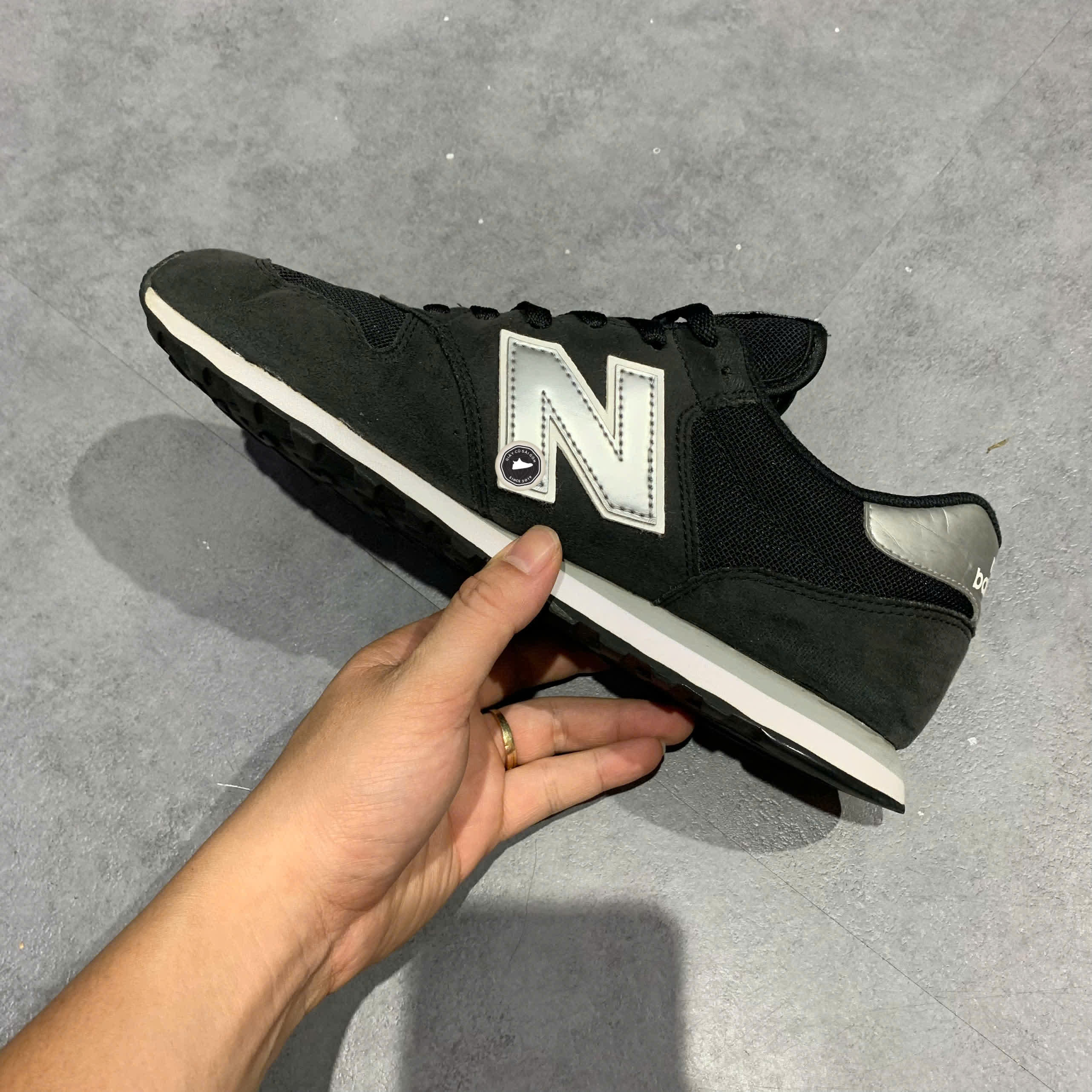 NEW BALANCE 500 BLACK/WHITE GM500KSW SIZE 41.5 GIÀY 2HAND CHÍNH HÃNG PVN21003