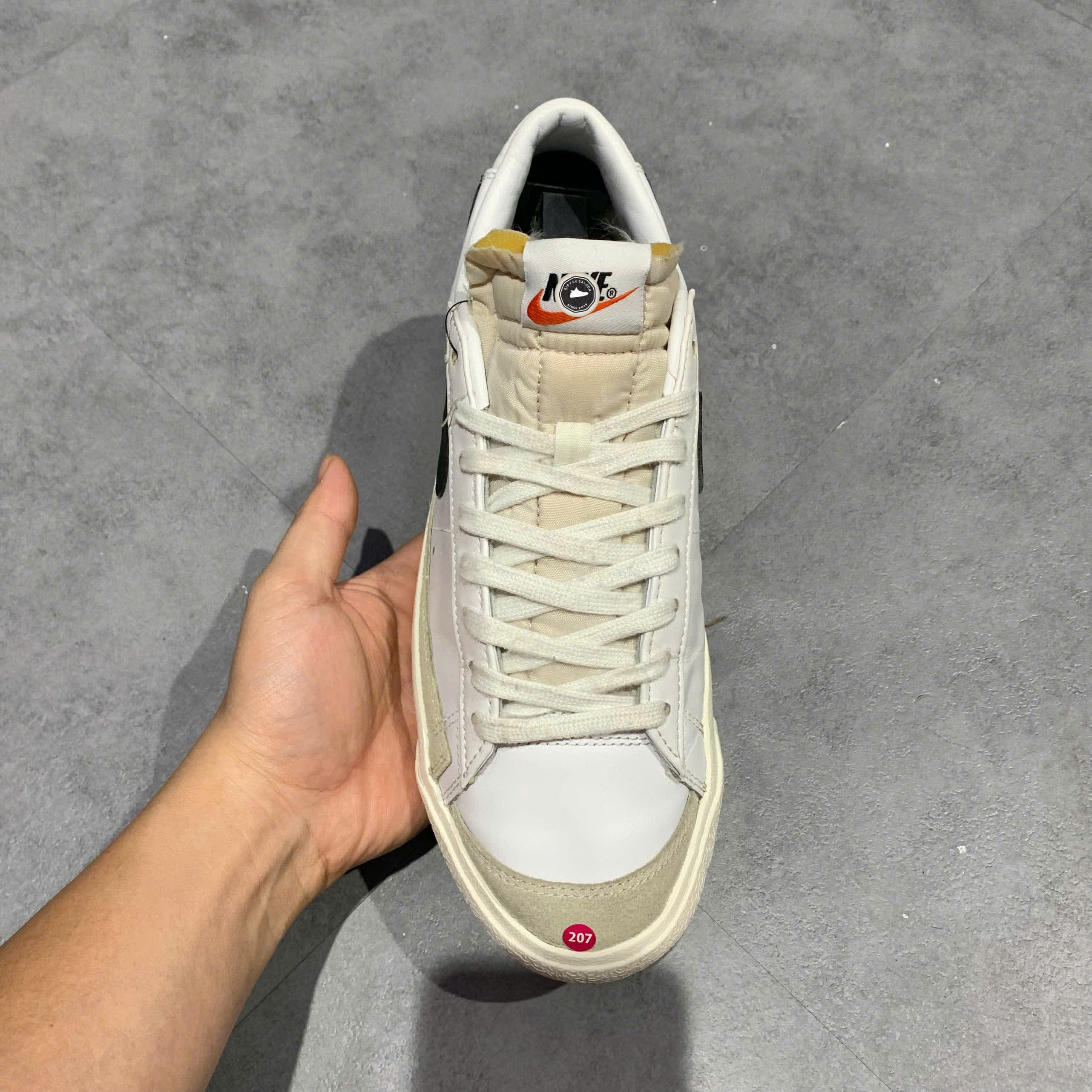 NIKE BLAZER LOW '77 VINTAGE 'WHITE BLACK' DA6364 101 SIZE 41 GIÀY 2HAND CHÍNH HÃNG PVN20428