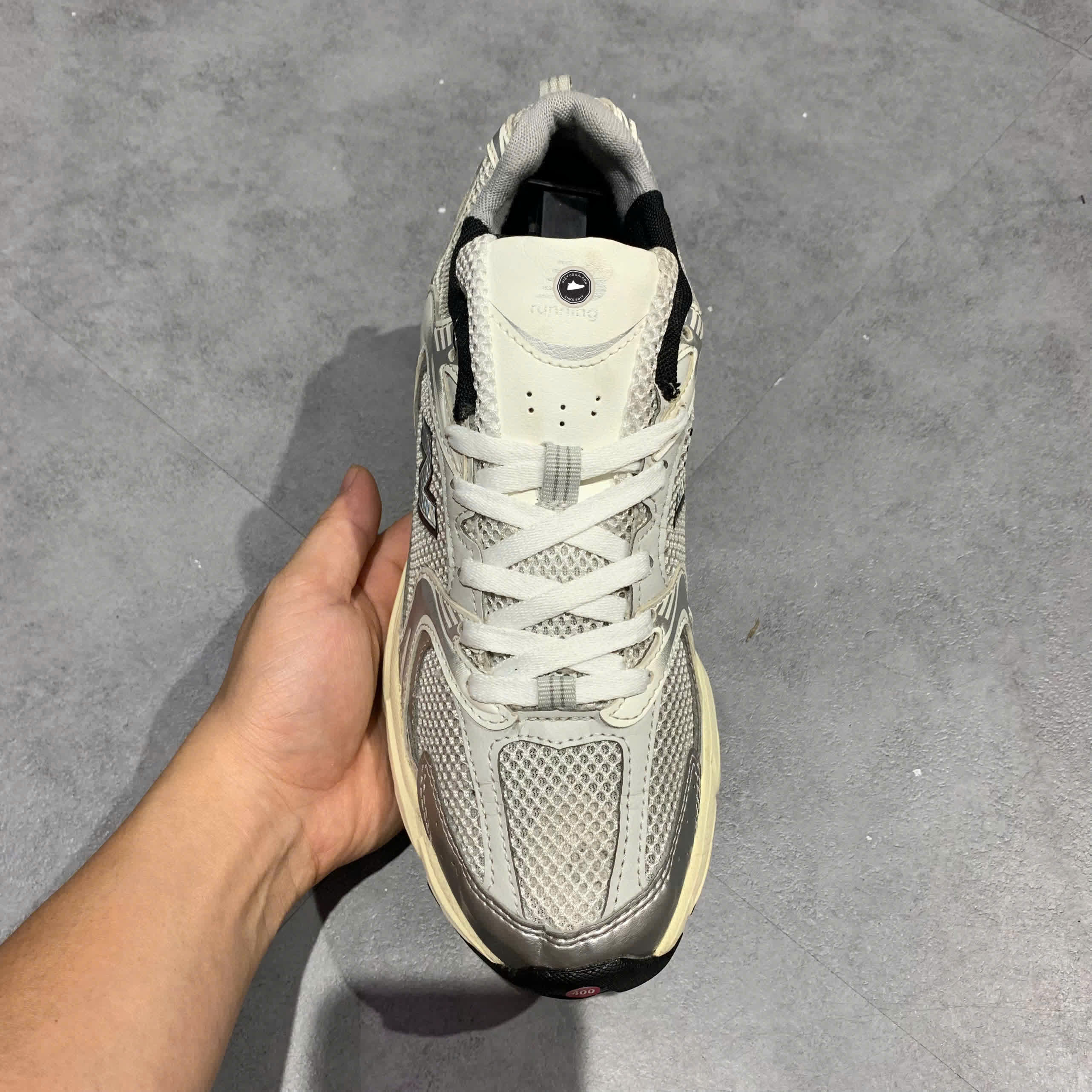 NEW BALANCE 530 WHITE SILVER METALLIC MR530TA SIZE 41.5 GIÀY 2HAND CHÍNH HÃNG 21029