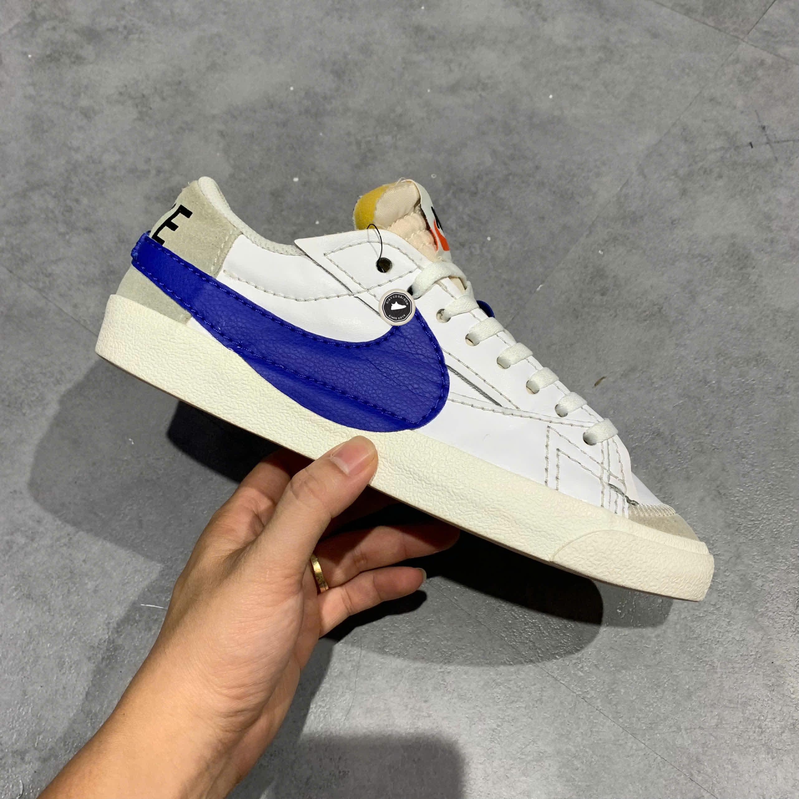 NIKE BLAZER LOW '77 JUMBO 'WHITE OLD ROYAL' DQ8768 100 SIZE 41 GIÀY 2HAND CHÍNH HÃNG PVN20412