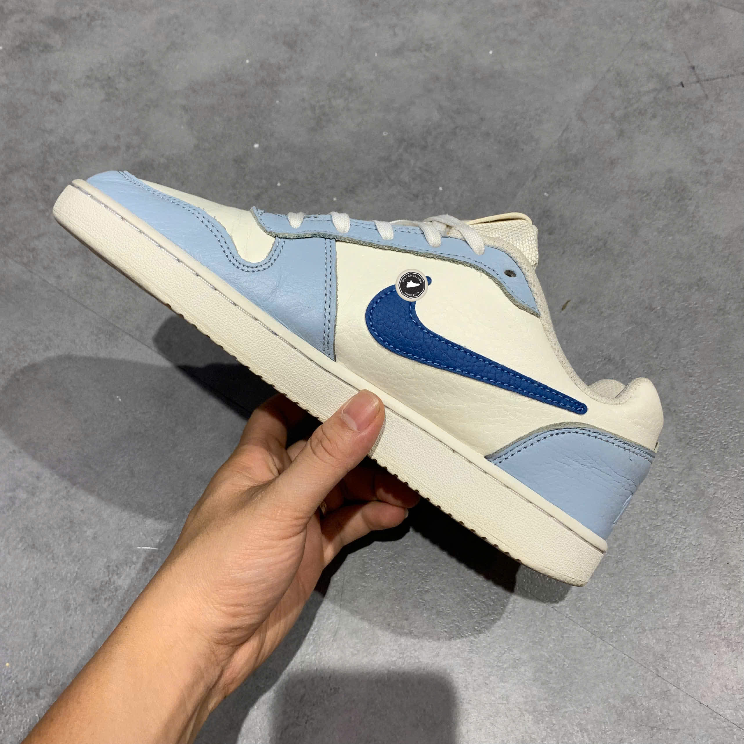 GIÀY SNEAKER NIKE HJ3490 141 SIZE 41 GIÀY 2HAND CHÍNH HÃNG PVN20599