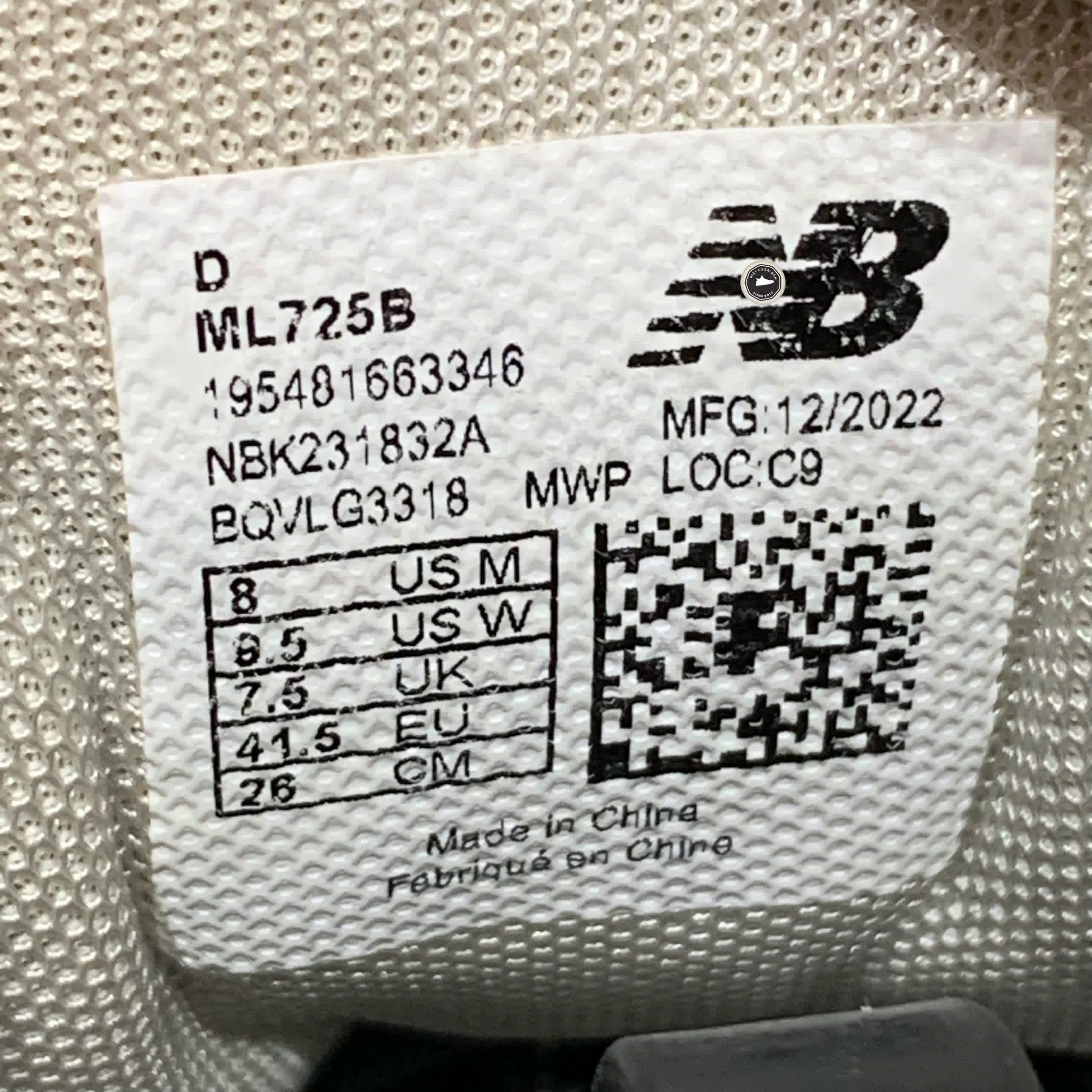 NEW BALANCE 725 'METALLIC SILVER WHITE' ML725B SIZE 41.5 GIÀY 2HAND CHÍNH HÃNG PVN21039