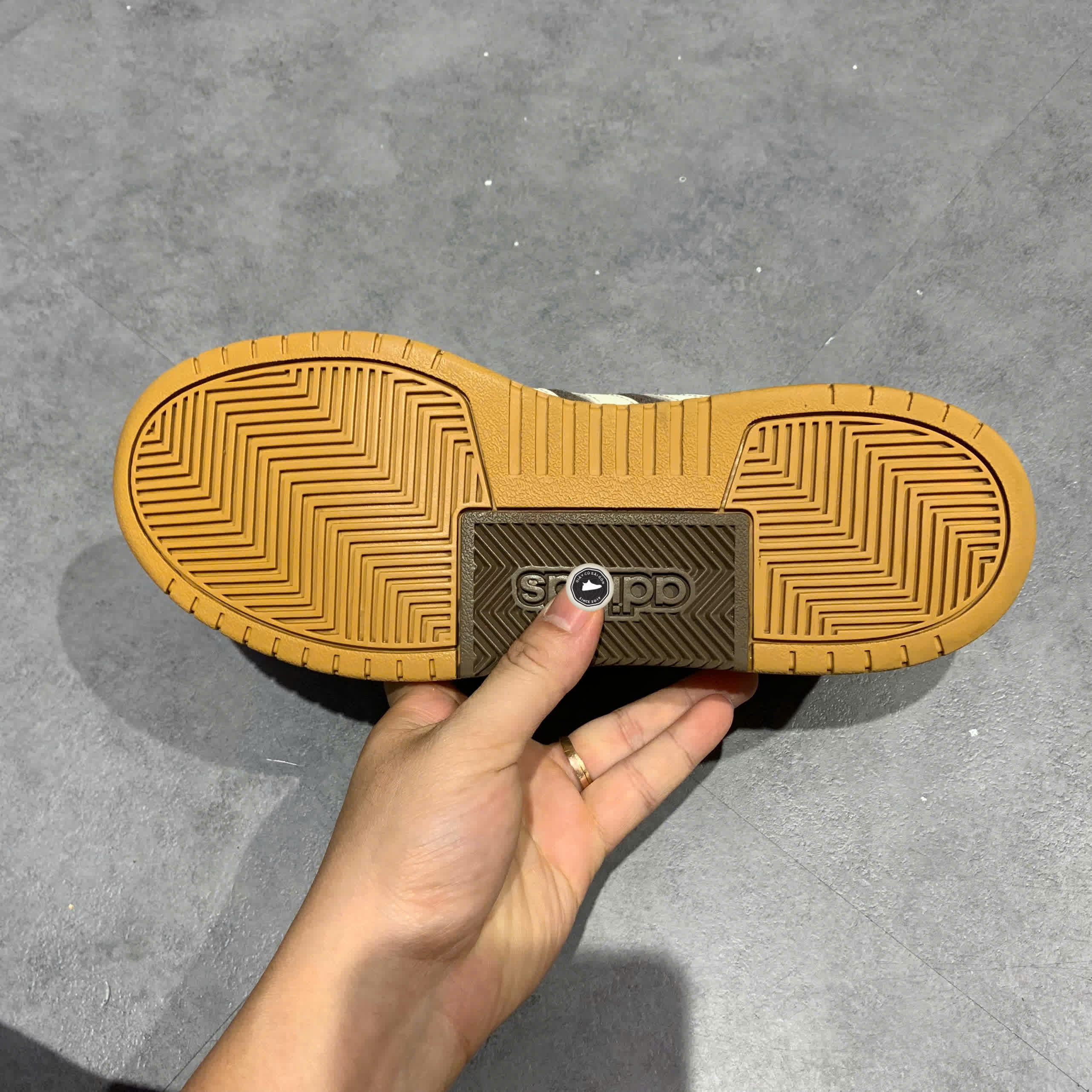 ADIDAS ENTRAP 'BROWN WHITE' JR8321 SIZE 41 1/3 GIÀY 2HAND CHÍNH HÃNG PVN20519