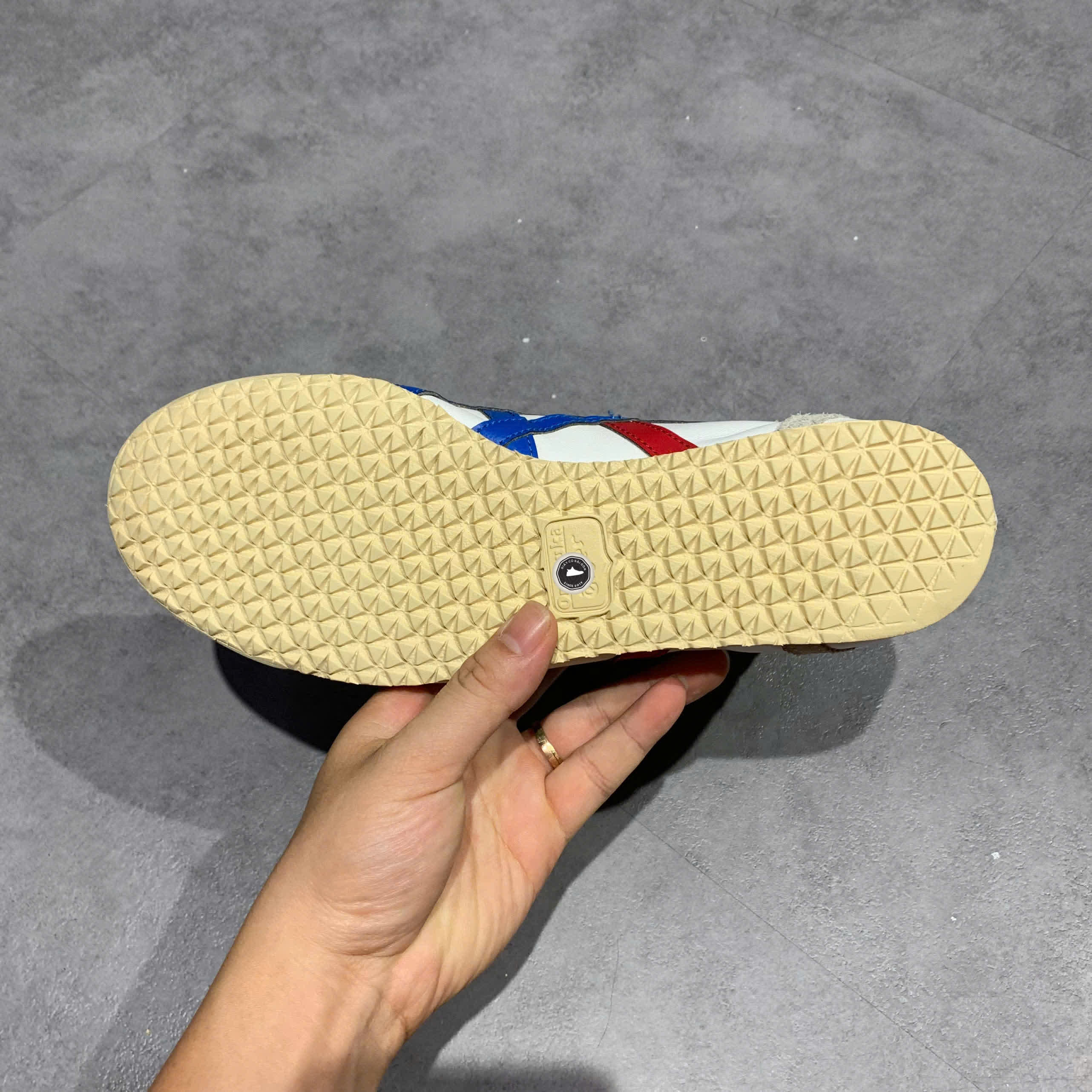 Onitsuka Tiger Mexico Mid Runner DL409 SIZE 41.5 Giày 2hand chính hãng PVN20620