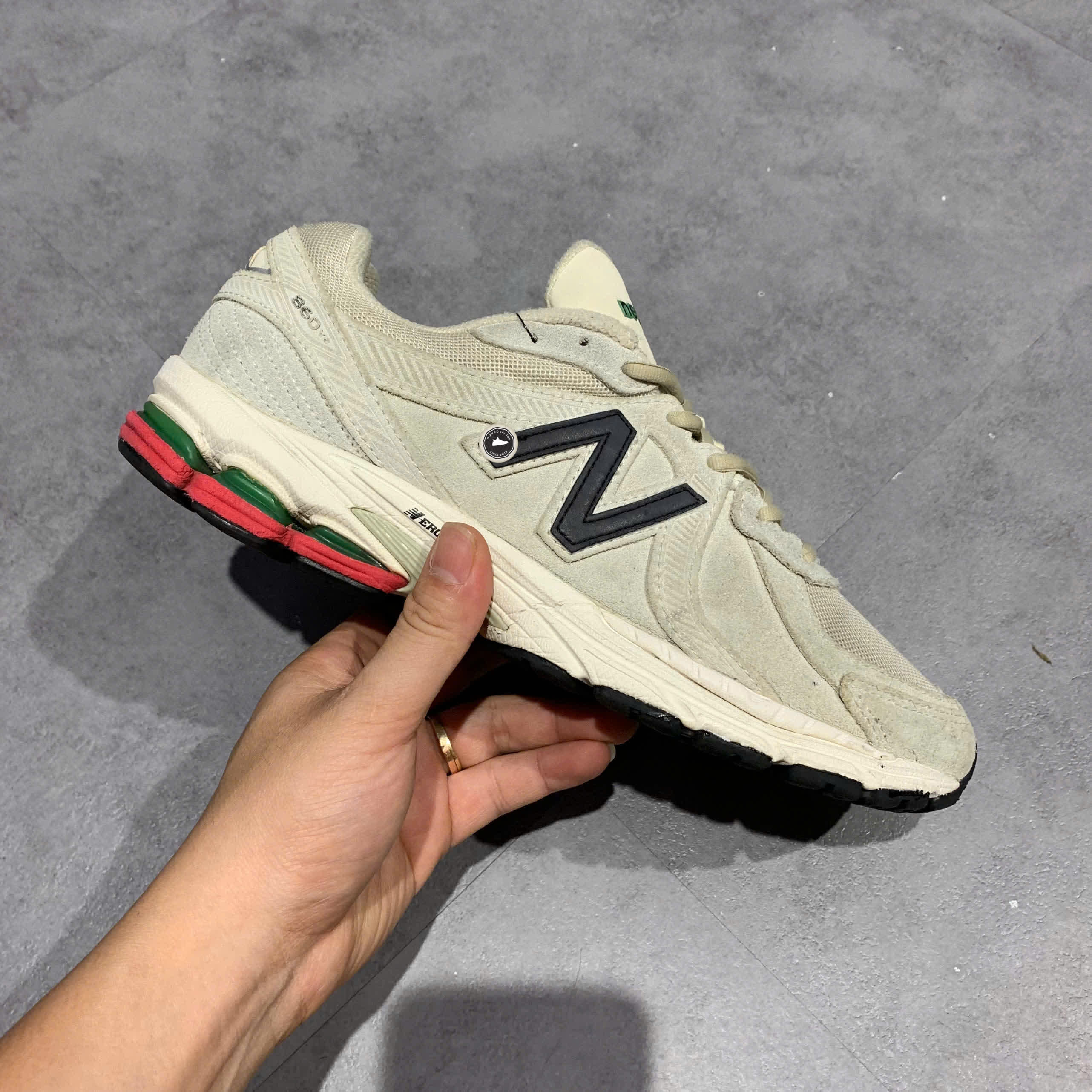 NEW BALANCE 860V2 'BEIGE GREEN RED' ML860XG SIZE 41.5 GIÀY 2HAND CHÍNH HÃNG  PVN21004