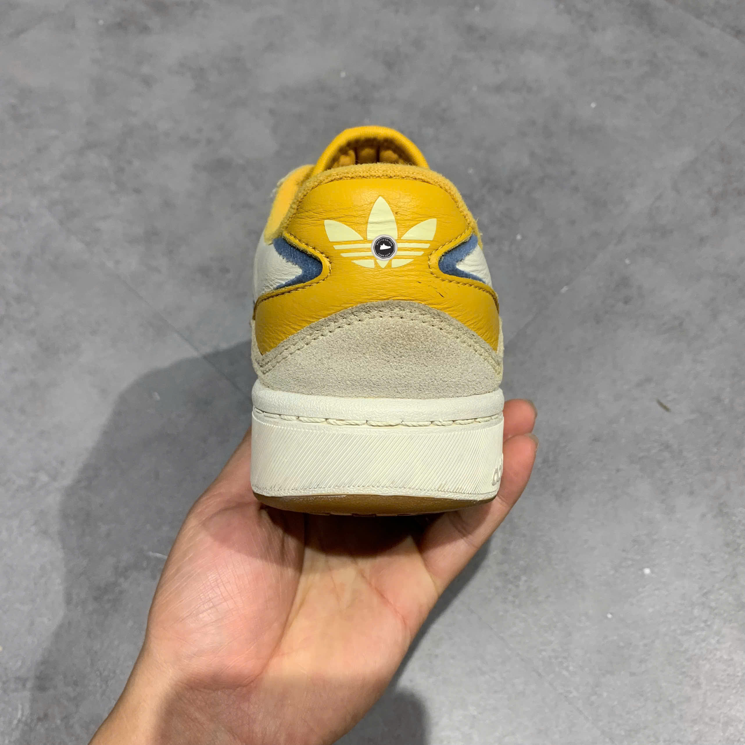 Adidas Originals Courtic Shoes 'White Beige Brown Blue' ID6069 SIZE 41 1/3 GIÀY 2HAND CHÍNH HÃNG PVN20423