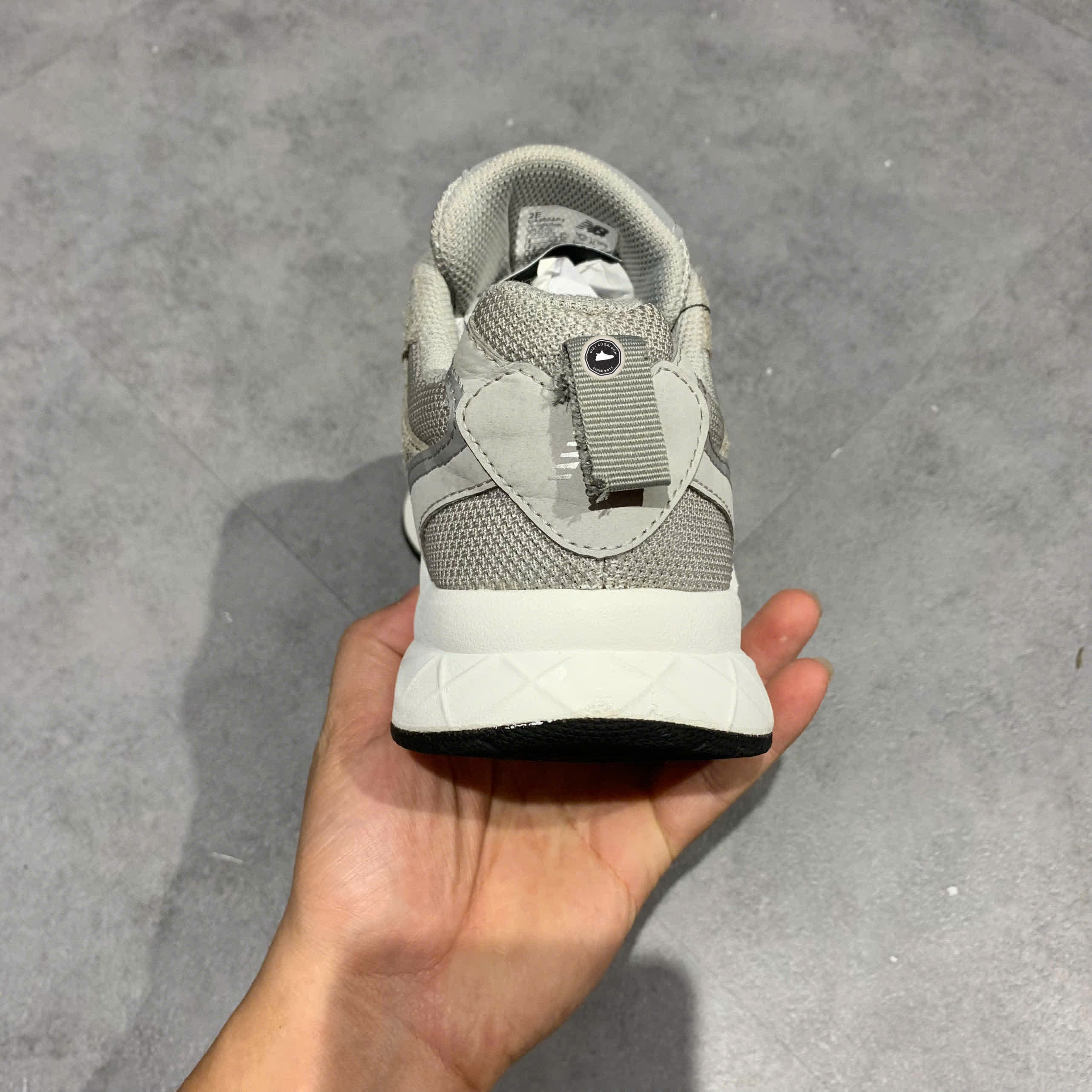 NEW BALANCE DYNASOFT 950 V1 2E MÀU XÁM TRẮNG UA950AP1-2E SIZE 41.5 GIÀY 2HAND CHÍNH HÃNG PVN21016