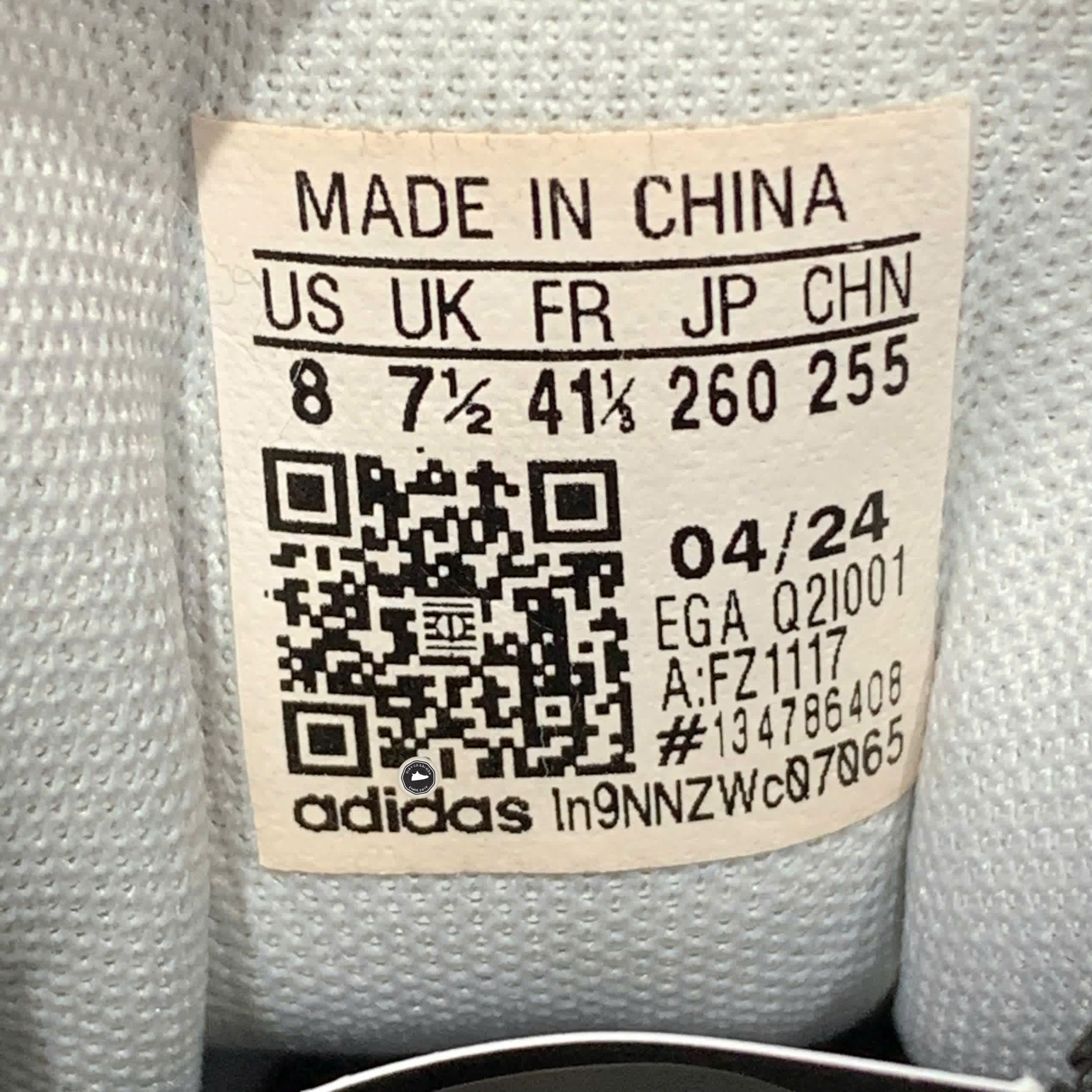 ADIDAS ENTRAP WHITE BLACK RED FZ1117 SIZE 41 1/3 GIÀY 2HAND CHÍNH HÃNG PVN21132