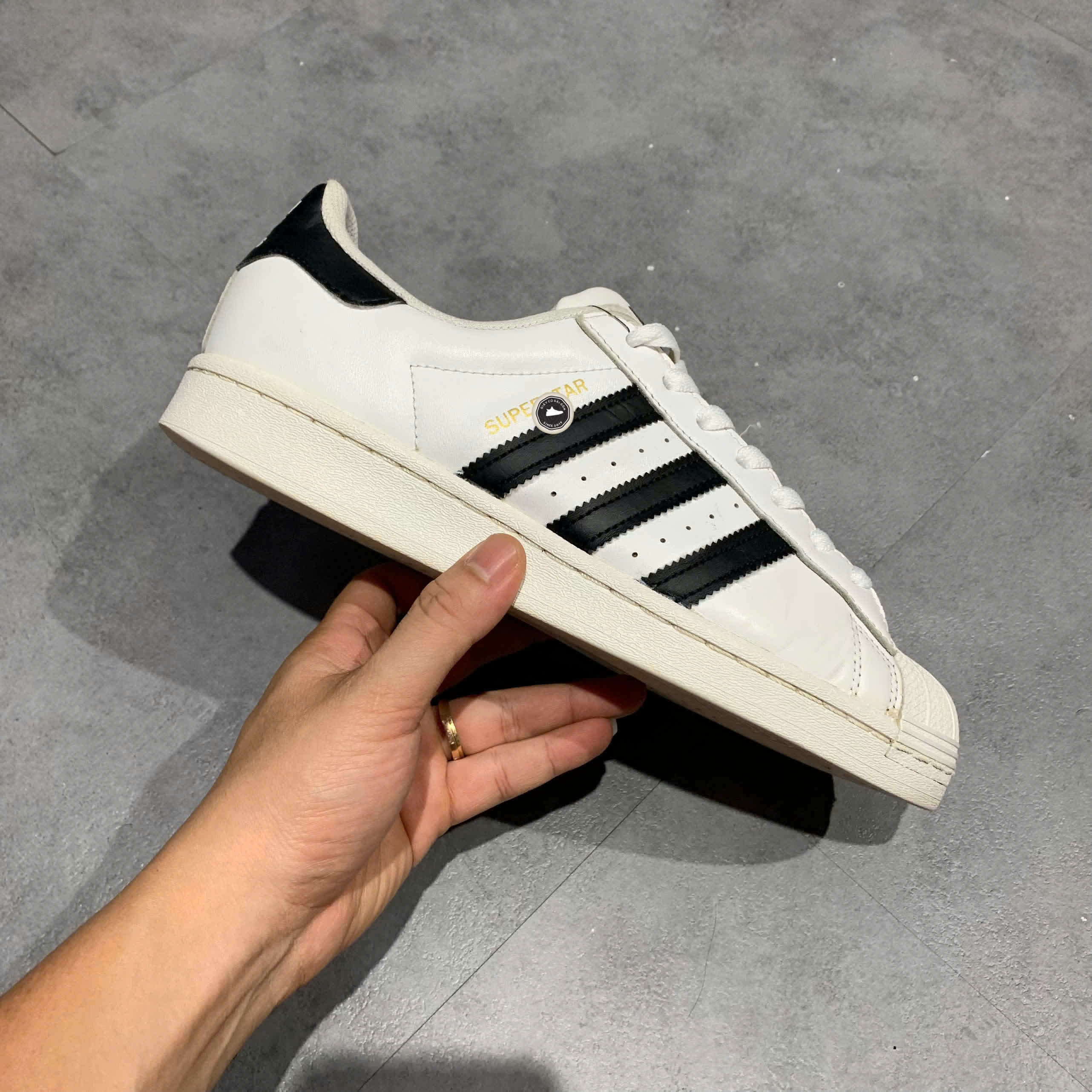 ADIDAS SUPERSTAR 'FOOTWEAR WHITE BLACK' EG4958 SIZE 41 1/3 GIÀY 2HAND CHÍNH HÃNG PVN21359