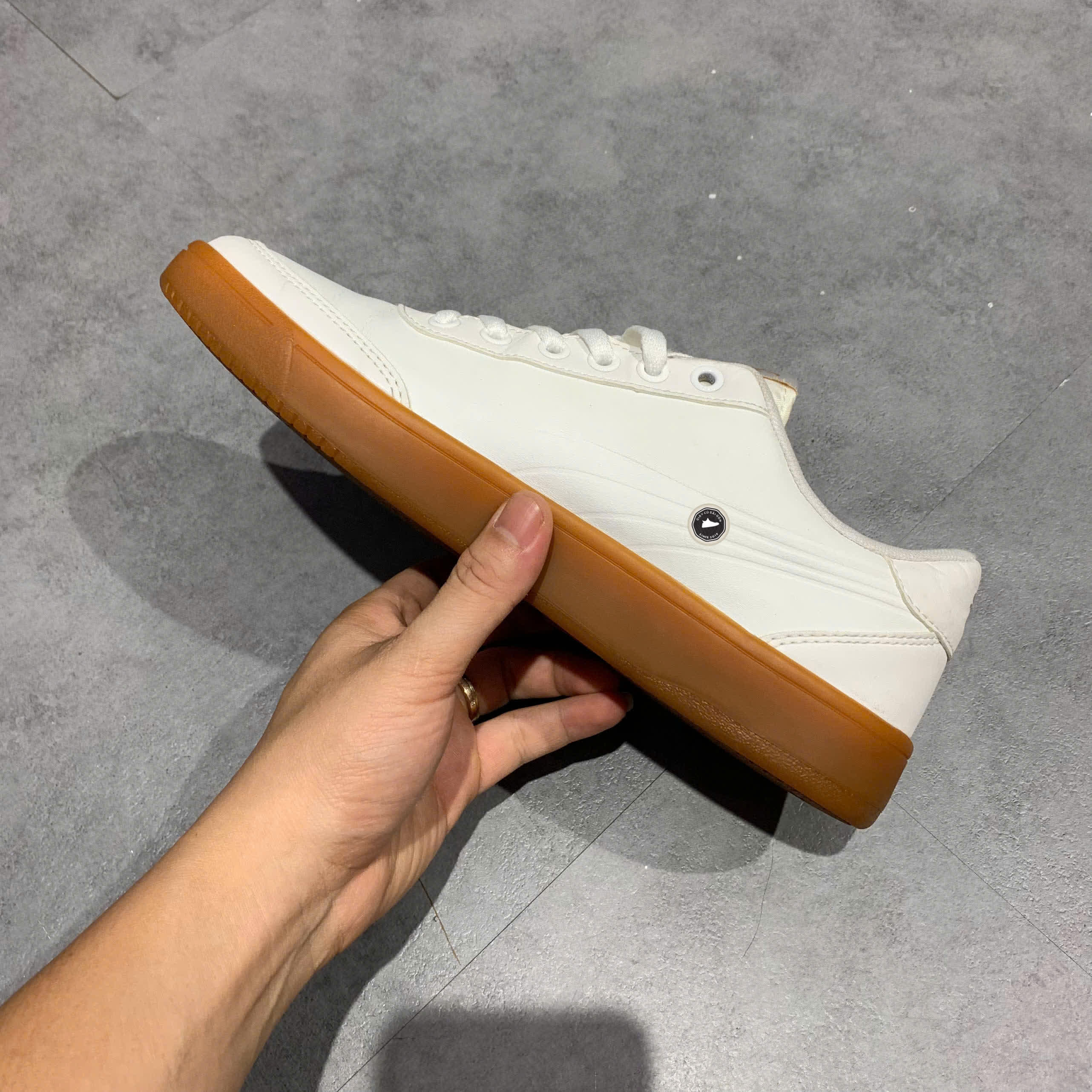 PUMA Court Breaker L Mono 'White Brown' 364976 04 SIZE 41 GIÀY 2HAND CHÍNH HÃNG PVN21149