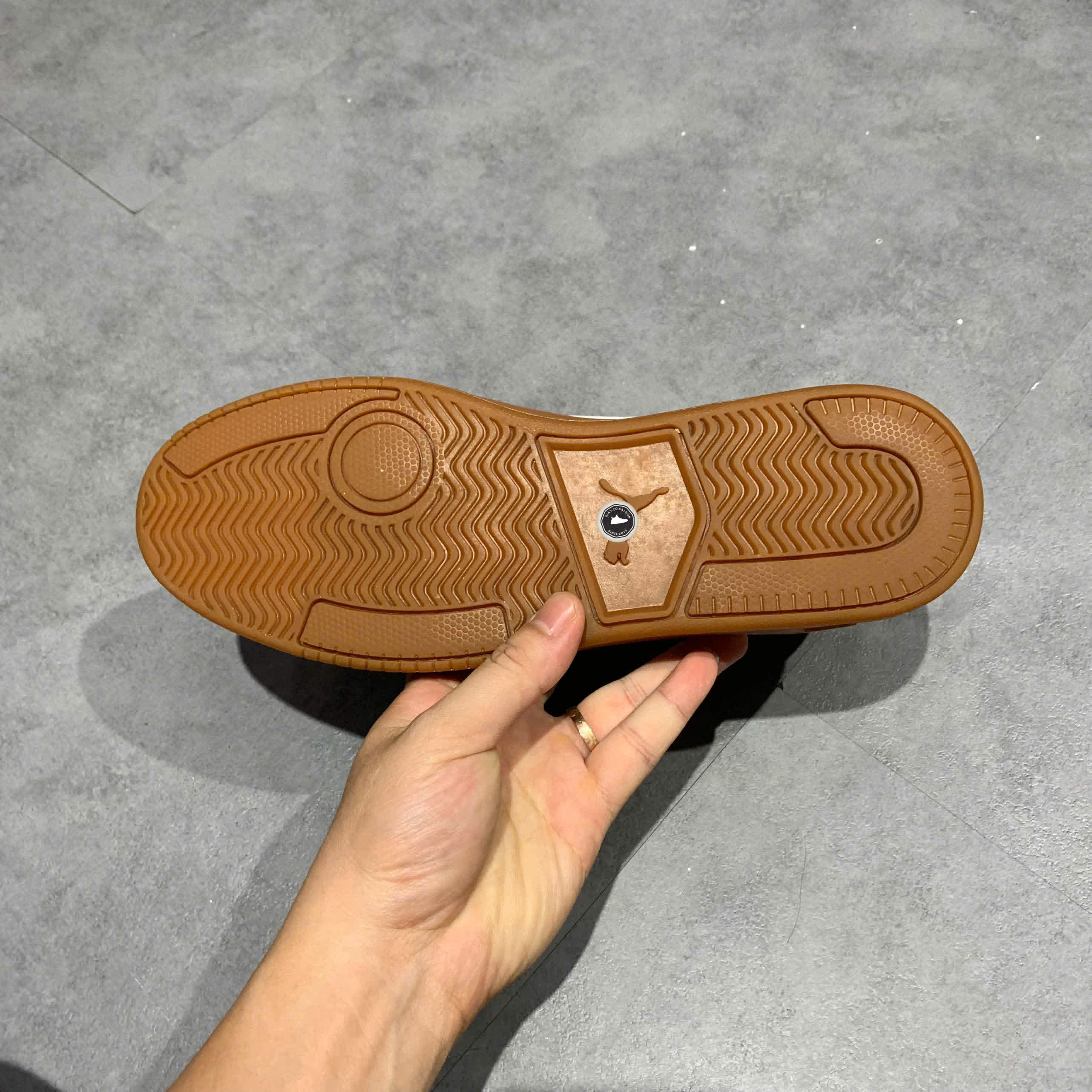 PUMA Court Breaker L Mono 'White Brown' 364976 04 SIZE 41 GIÀY 2HAND CHÍNH HÃNG PVN21149