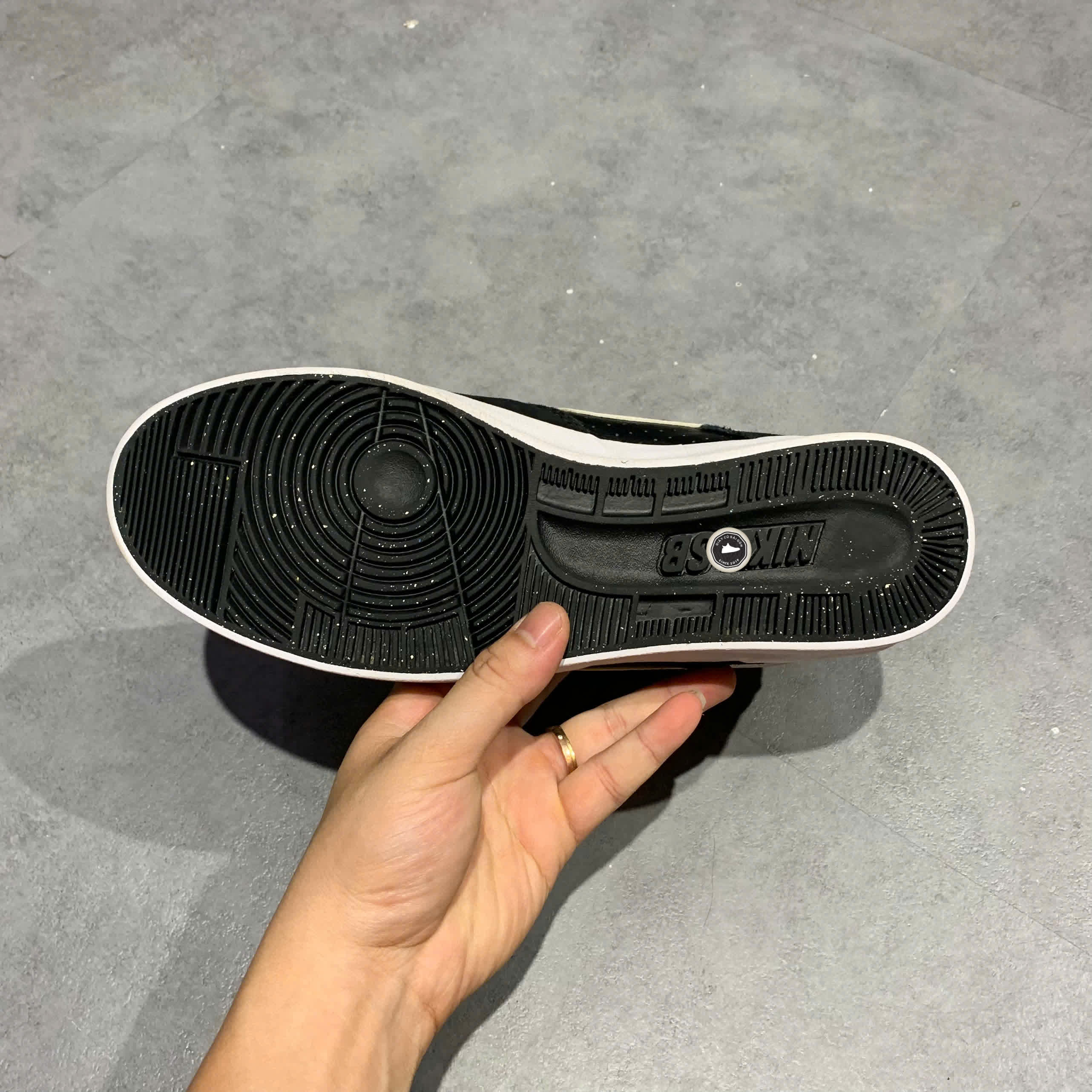 NIKE SB DELTA FORCE VULC 'BLACK' 942237 010 SIZE 42 GIÀY 2HAND CHÍNH HÃNG PVN21252