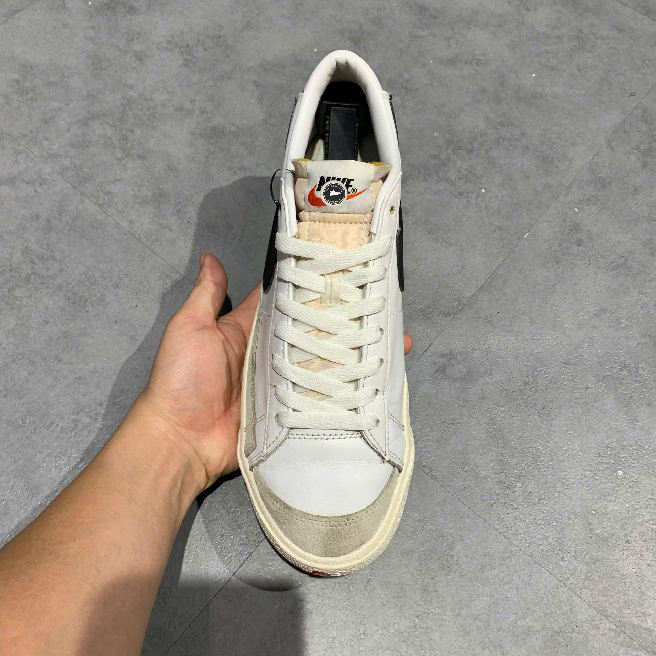 Nike Blazer Low '77 Vintage 'White Black' DA6364 101 SIZE 42 GIÀY 2HAND CHÍNH HÃNG PVN21255