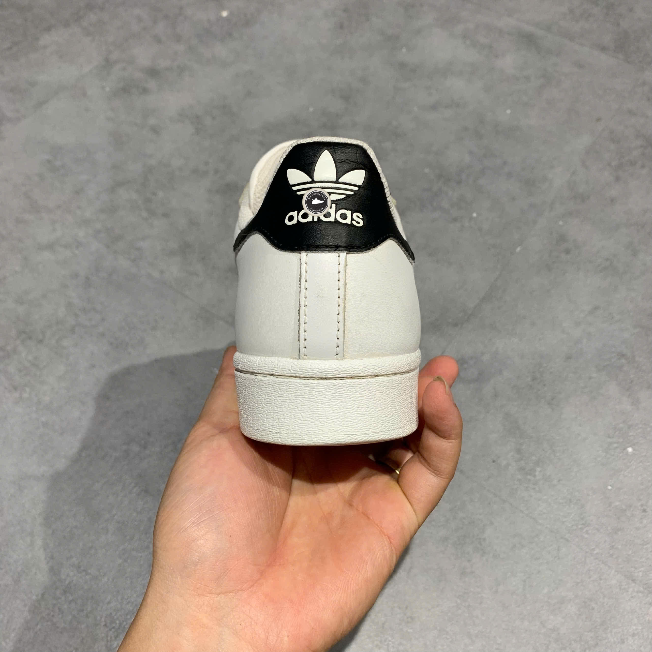 ADIDAS SUPERSTAR 'FOOTWEAR WHITE BLACK' EG4958 SIZE 42 GIÀY 2HAND CHÍNH HÃNG PVN21111