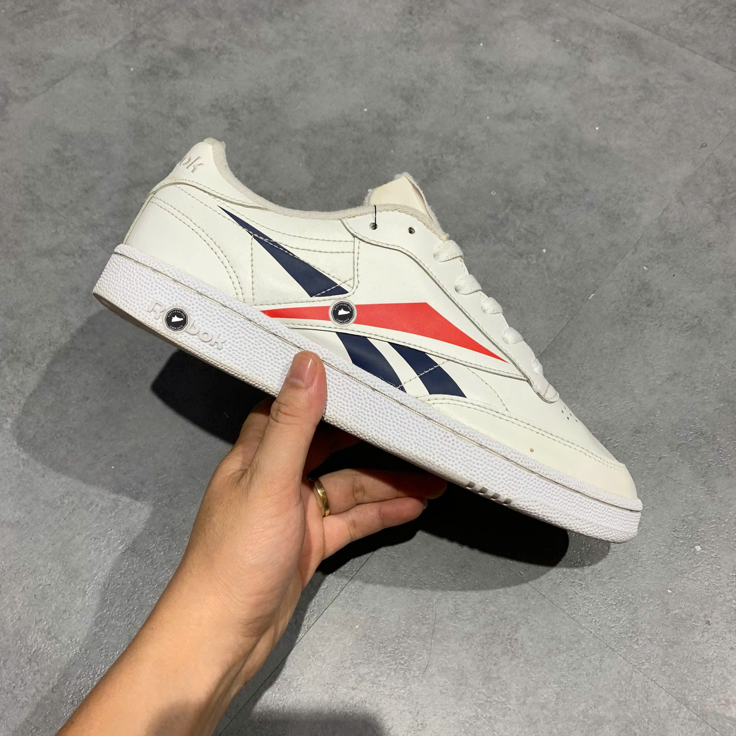 Reebok Club C 85 MU ‘White Scarlett Red Navy’ EH0640 SIZE 42.5 GIÀY 2HAND CHÍNH HÃNG PVN21159