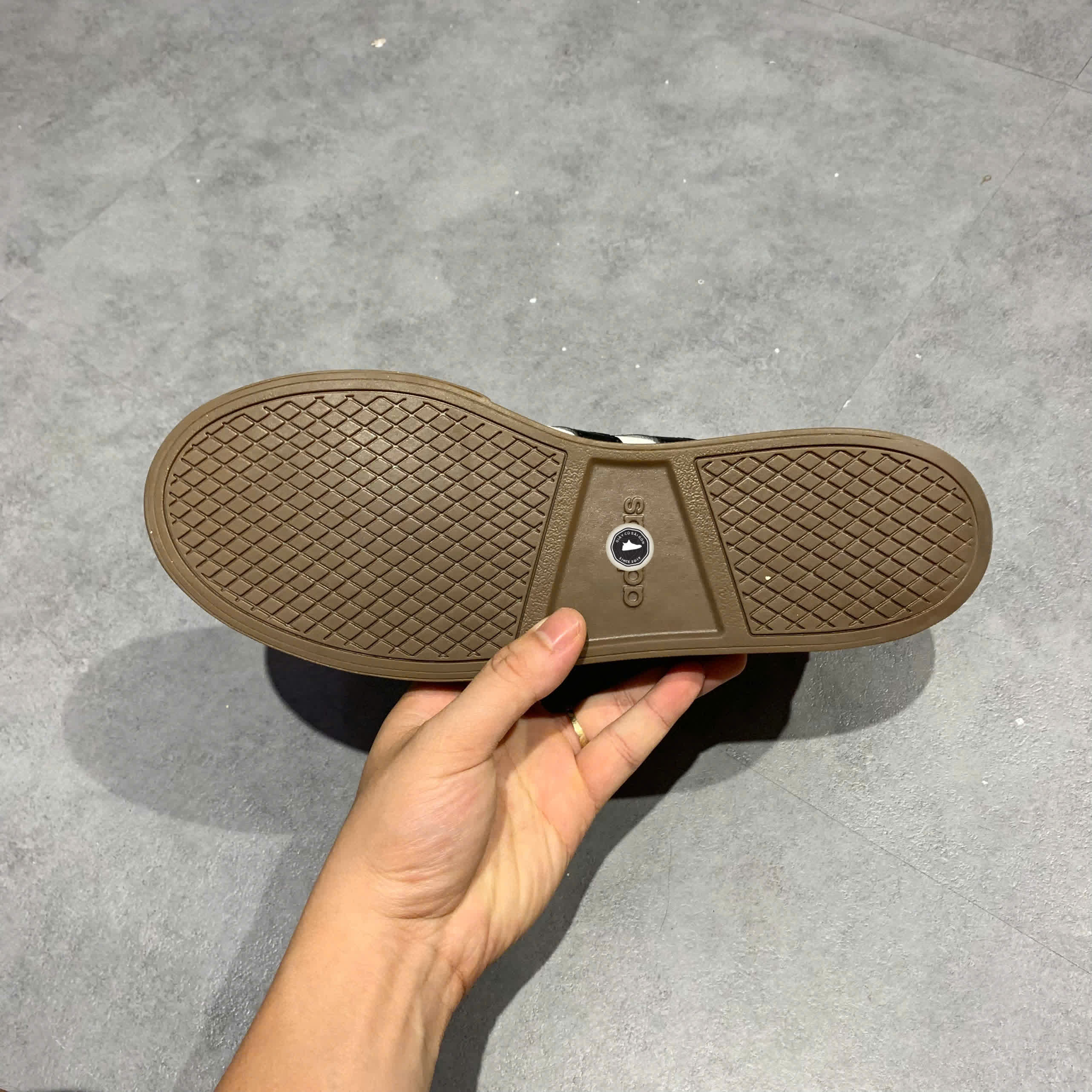 GIÀY ADIDAS DAILY 2.0 CLOUD WHITE F34469 SIZE 42 GIÀY 2HAND CHÍNH HÃNG PVN21077