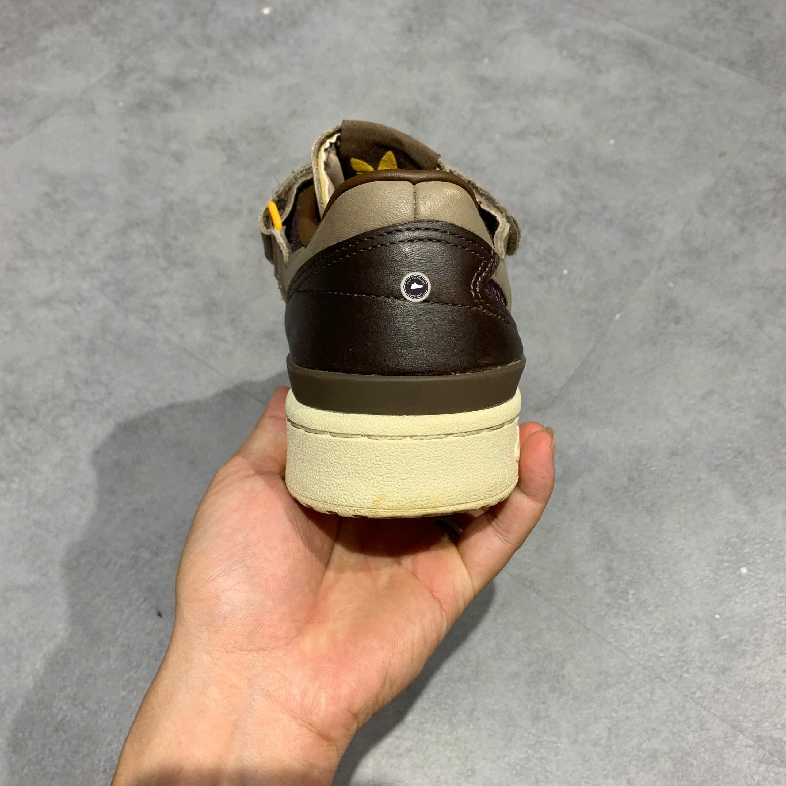 ADIDAS ORIGINALS FORUM 84 'BROWN' HQ6937 SIZE 42 GIÀY 2HAND CHÍNH HÃNG PVN21259