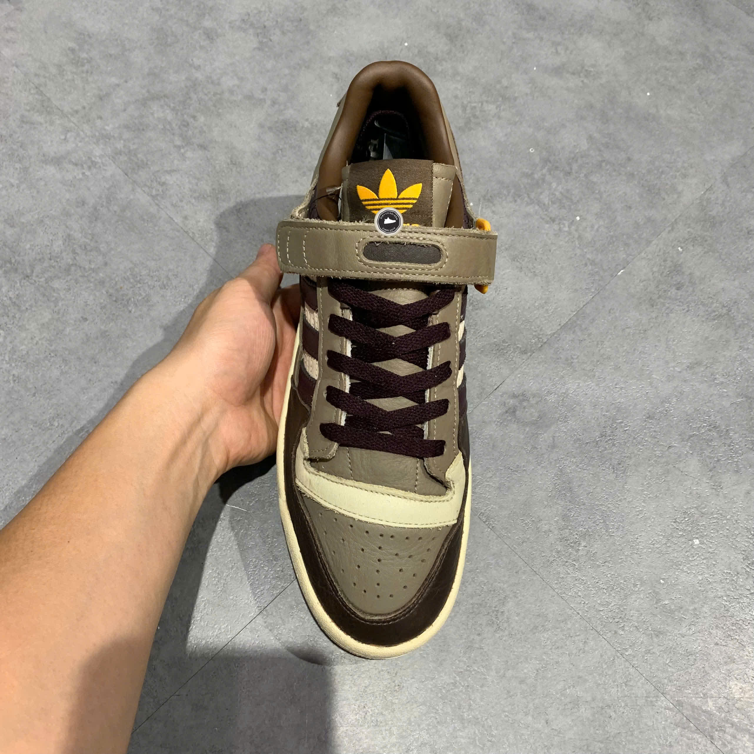 ADIDAS ORIGINALS FORUM 84 'BROWN' HQ6937 SIZE 42 GIÀY 2HAND CHÍNH HÃNG PVN21259