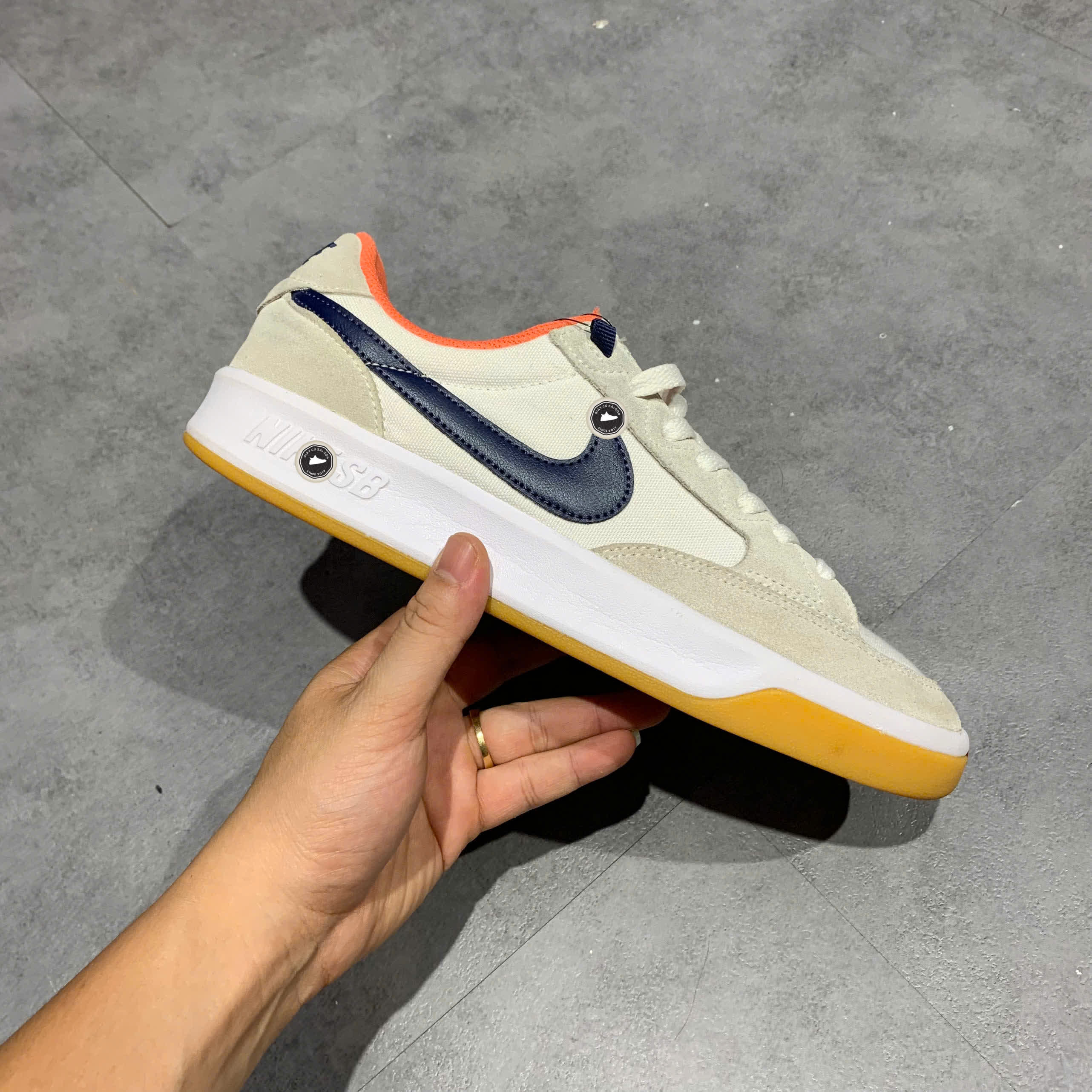 NIKE SB ADVERSARY PREMIUM 'TURF ORANGE GUM LIGHT BROWN' CW7456 102 SIZE 42 GIÀY 2HAND CHÍNH HÃNG PVN21136