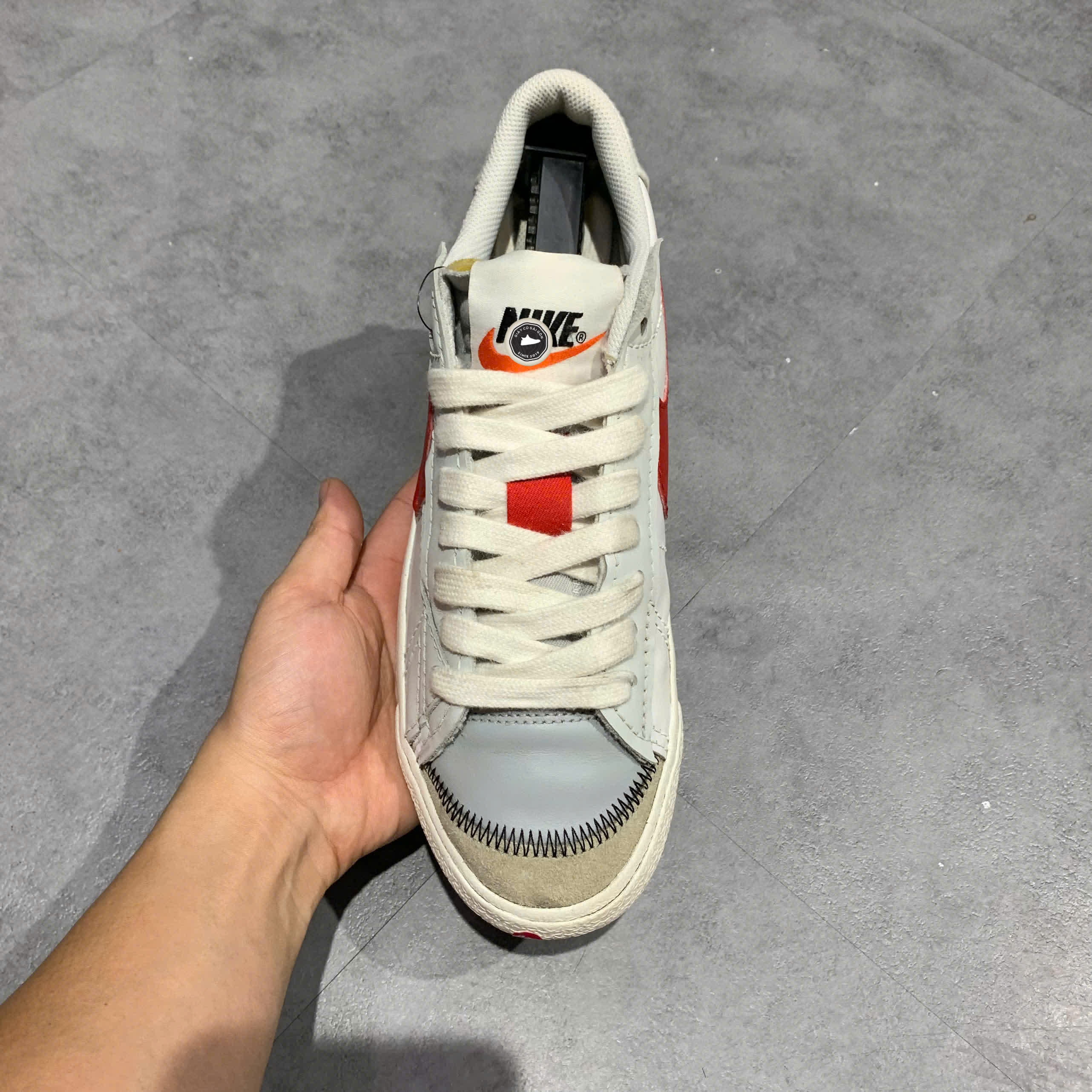 Nike Blazer Low '77 Jumbo White University Red DQ8769 100 SIZE 42.5 GIÀY 2HAND CHÍNH HÃNG PVN21107