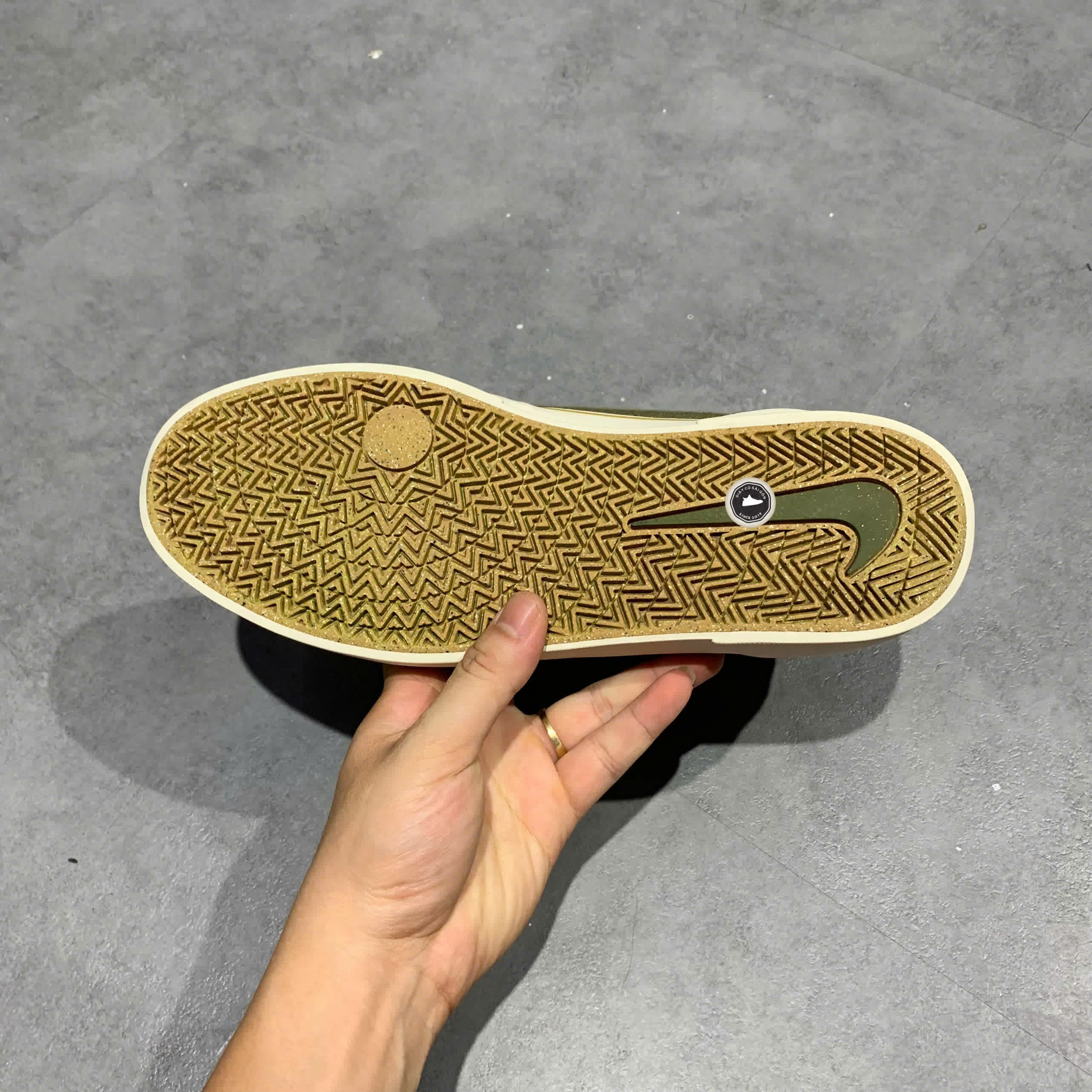 NIKE SB MALOR 'MEDIUM OLIVE' FV6064 200 SIZE 42 GIÀY 2HAND CHÍNH HÃNG PVN21348