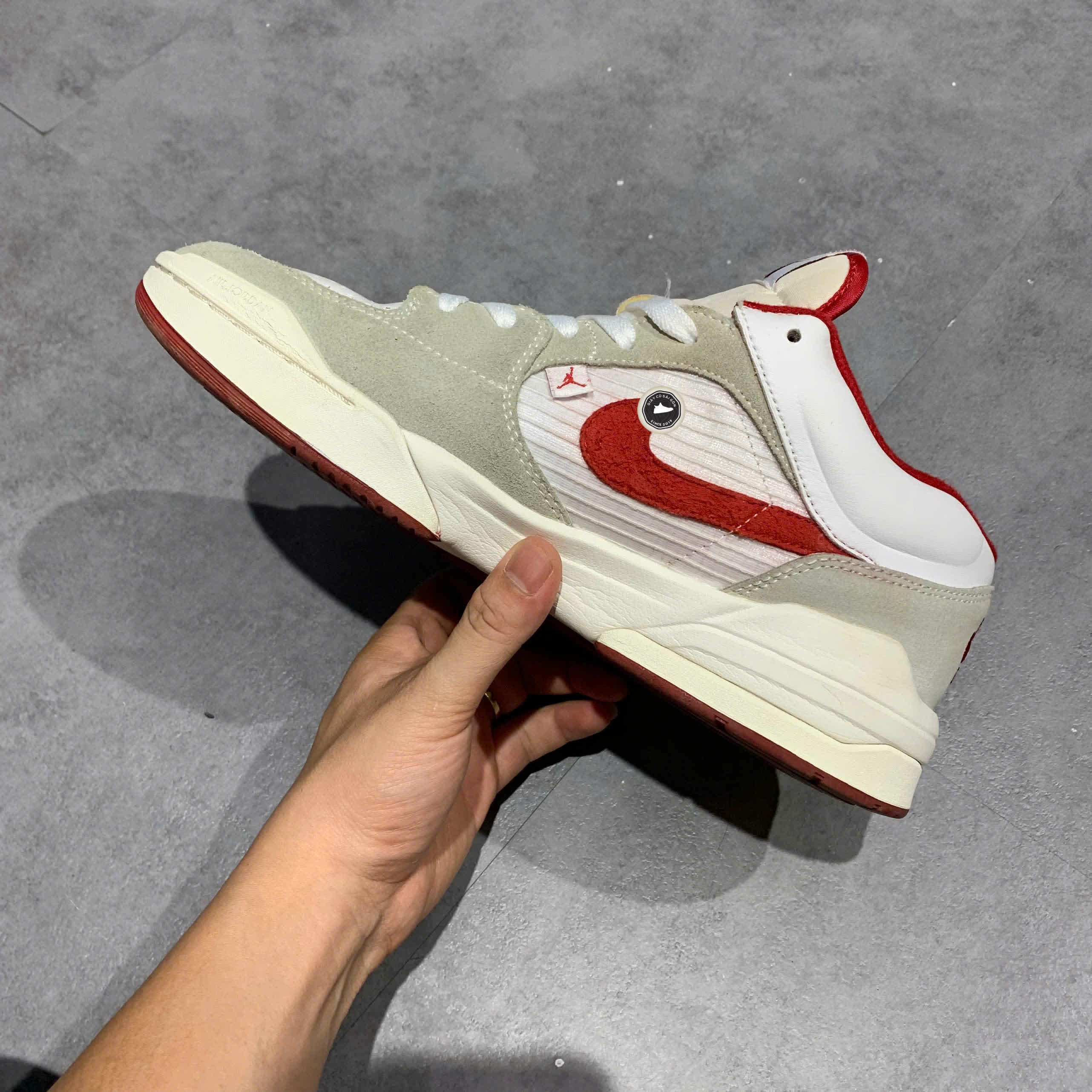 NIKE JORDAN STADIUM 90 'WHITE RED' DX4397 106 SIZE 42.5 GIÀY 2HAND CHÍNH HÃNG PVN21360